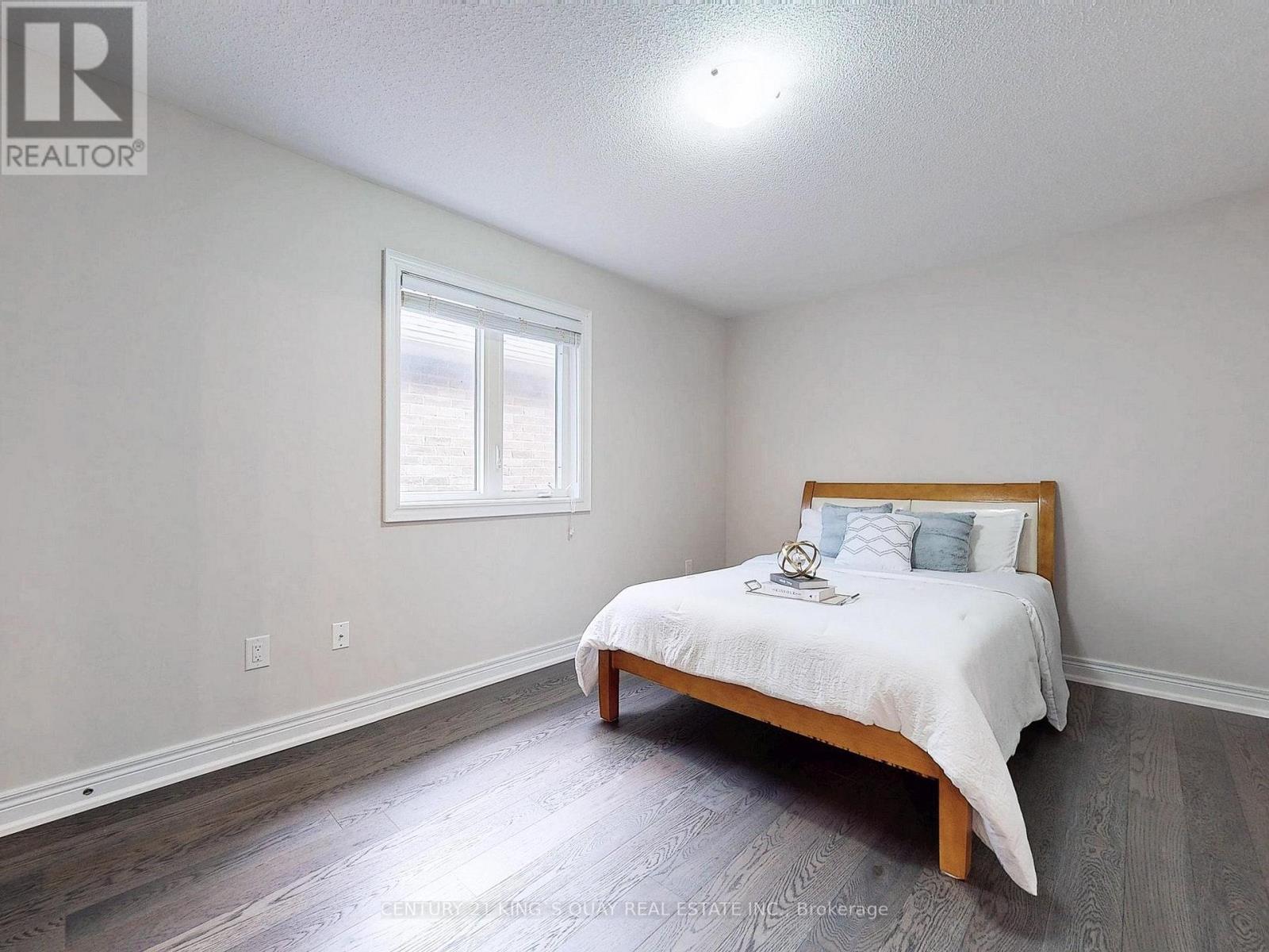 16 Naylor Drive, Bradford West Gwillimbury, Ontario  L3Z 0K1 - Photo 28 - N12310891