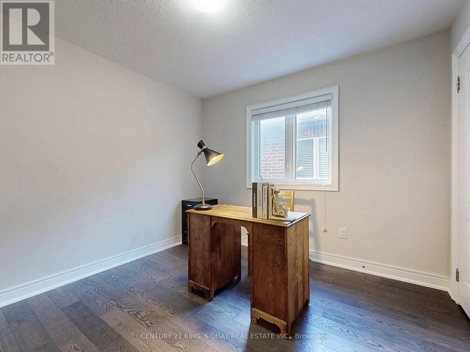 16 Naylor Drive, Bradford West Gwillimbury, Ontario  L3Z 0K1 - Photo 38 - N12310891