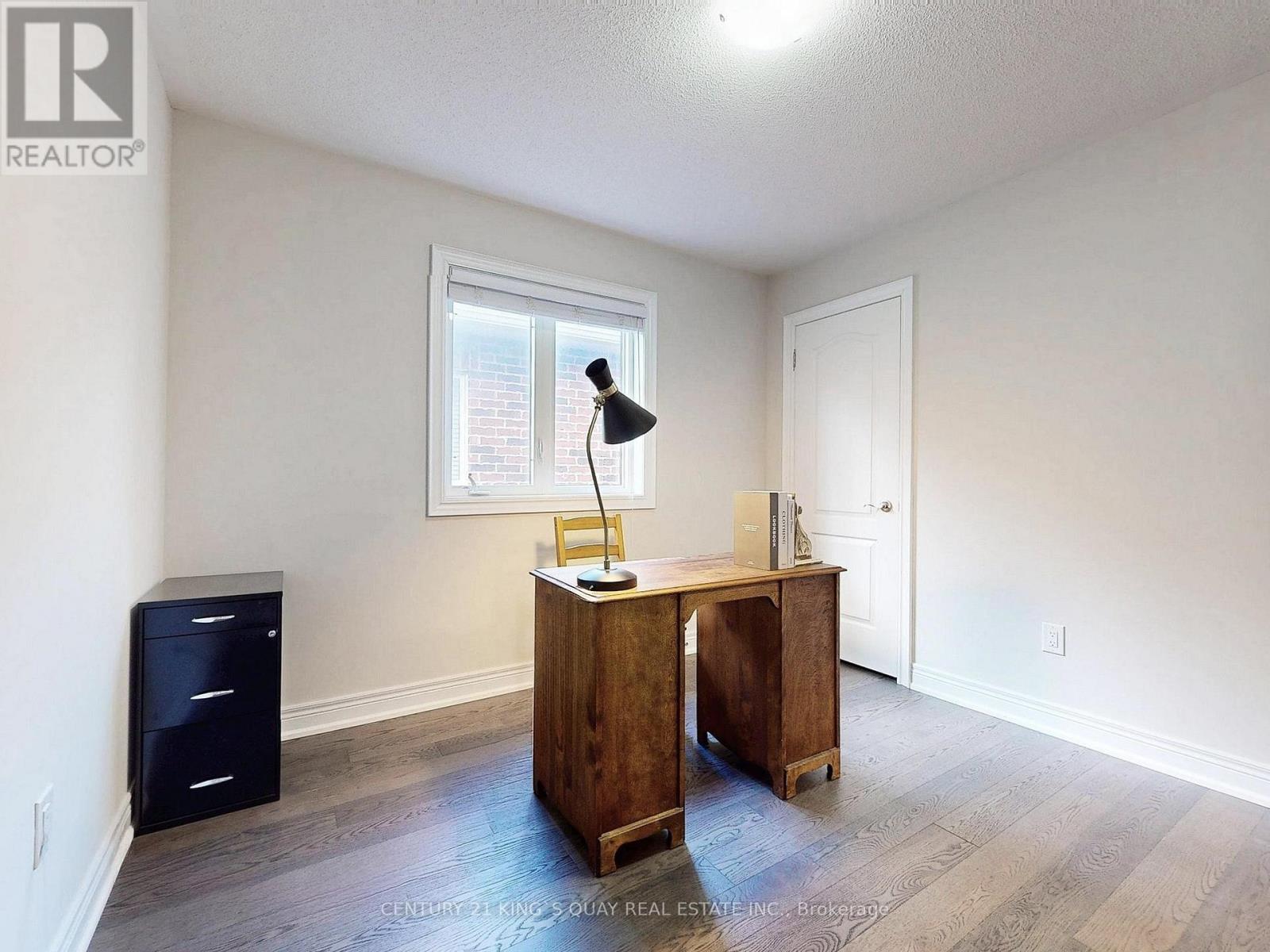 16 Naylor Drive, Bradford West Gwillimbury, Ontario  L3Z 0K1 - Photo 39 - N12310891