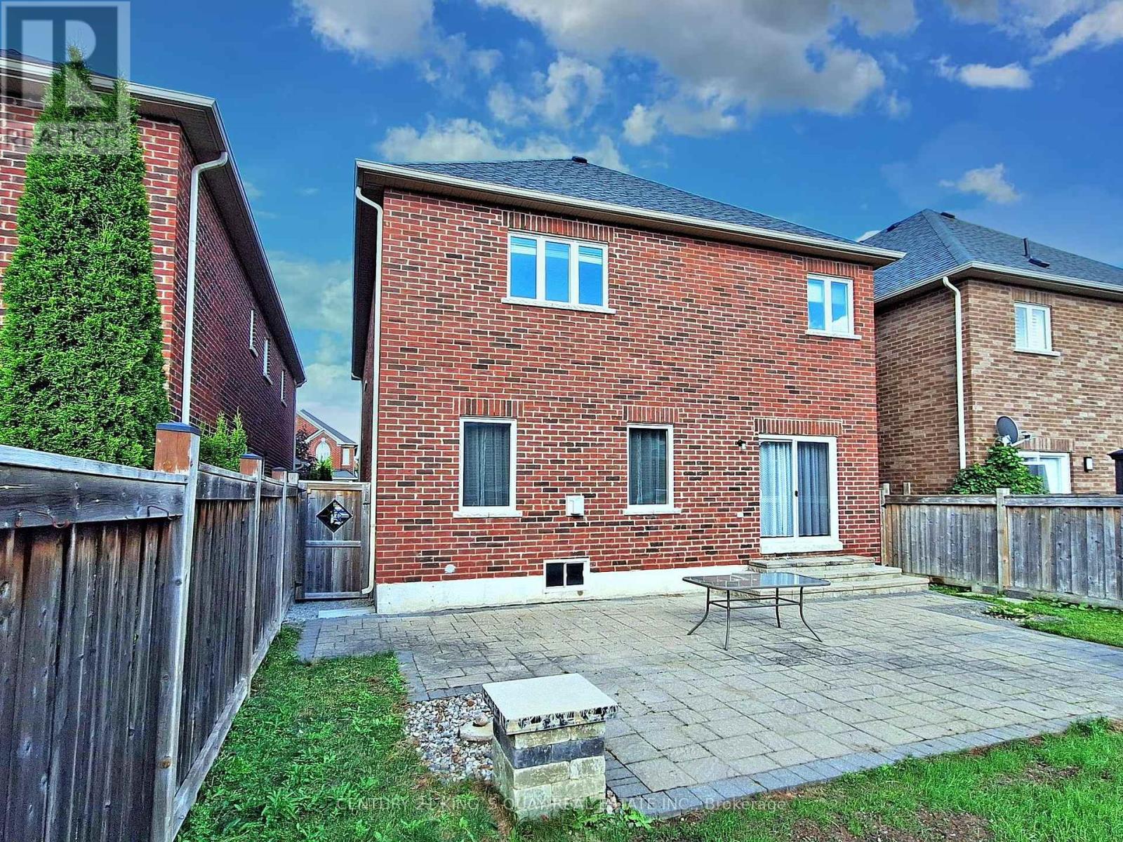 16 Naylor Drive, Bradford West Gwillimbury, Ontario  L3Z 0K1 - Photo 44 - N12310891