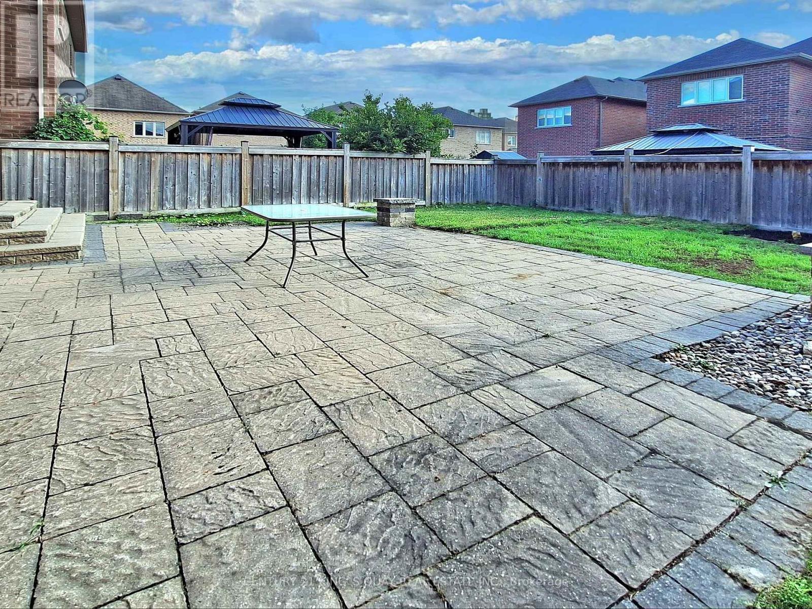 16 Naylor Drive, Bradford West Gwillimbury, Ontario  L3Z 0K1 - Photo 46 - N12310891
