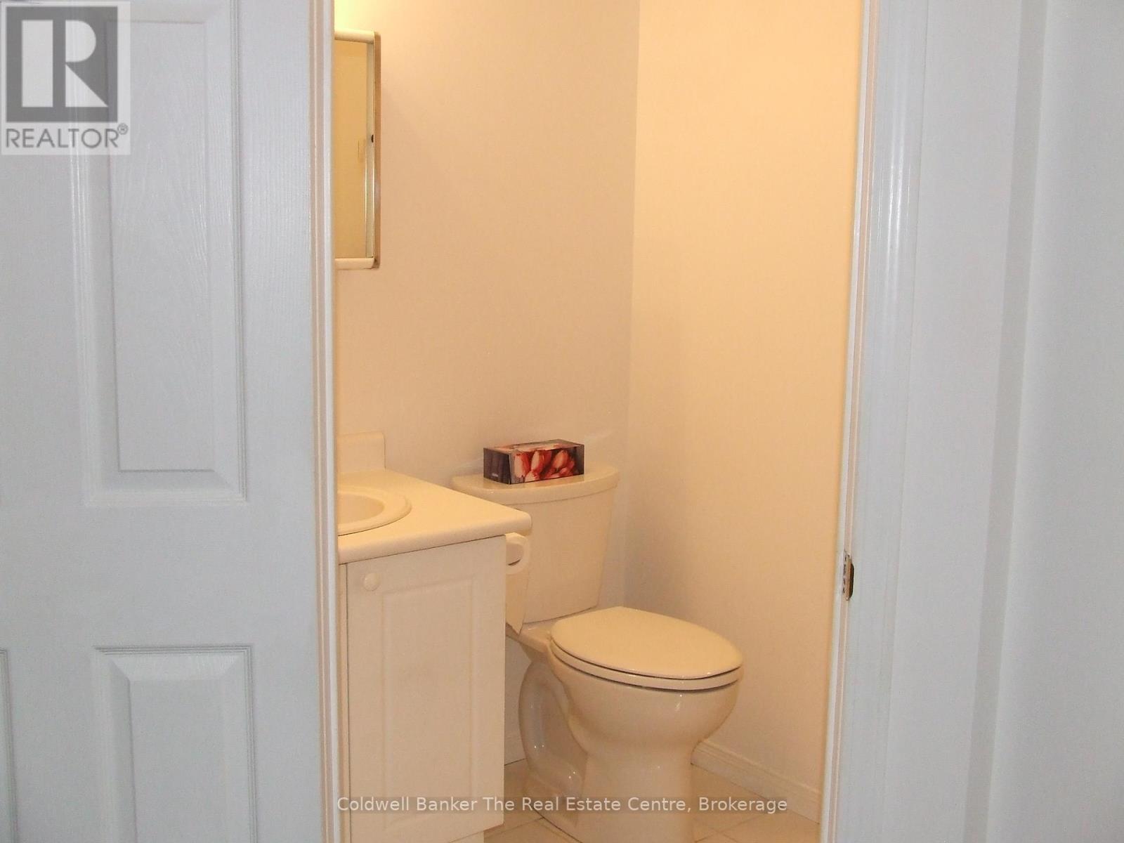 205 - 115 Bond Street E, Orillia, Ontario  L3V 1J7 - Photo 15 - S12311046