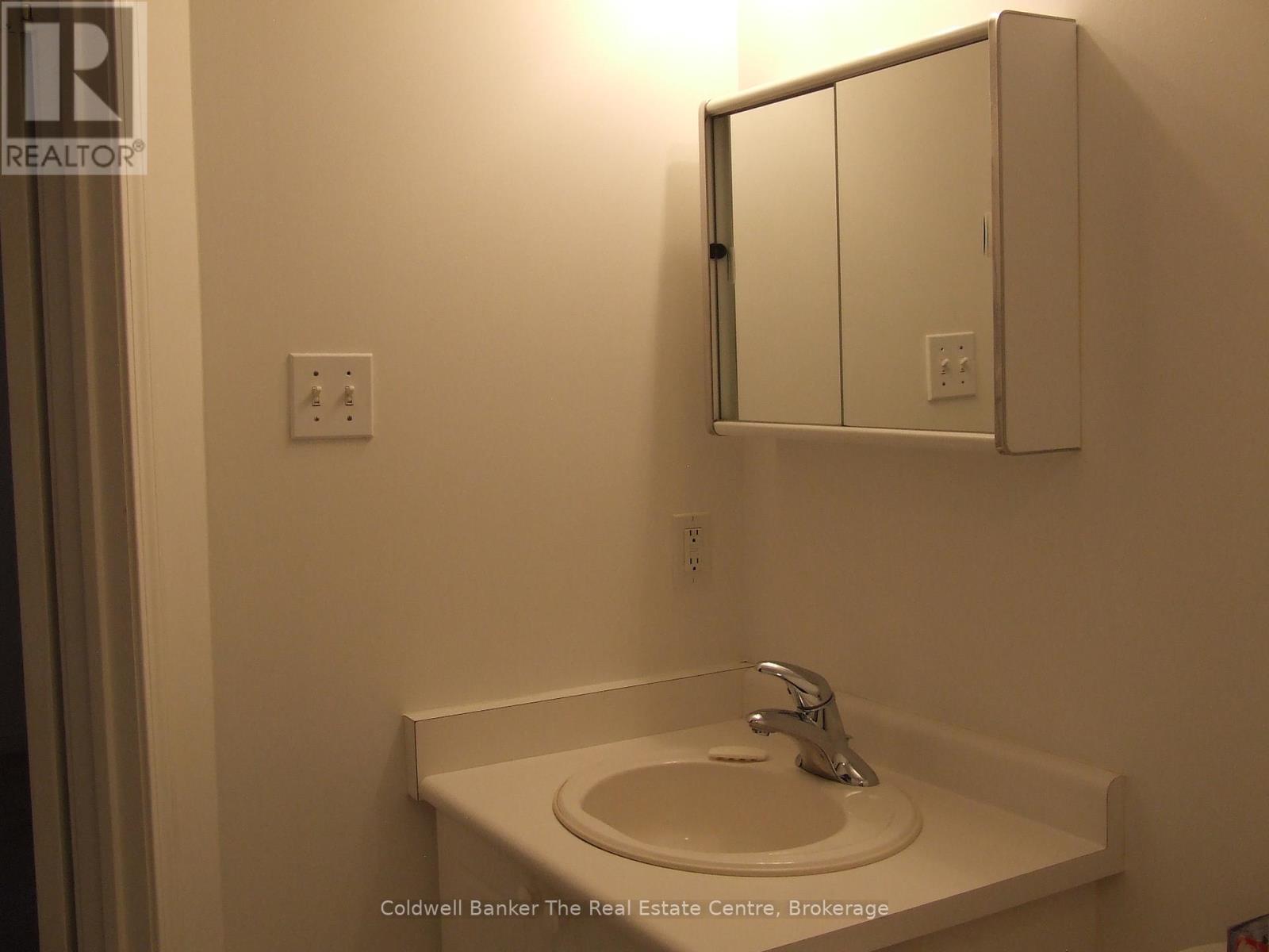 205 - 115 Bond Street E, Orillia, Ontario  L3V 1J7 - Photo 17 - S12311046