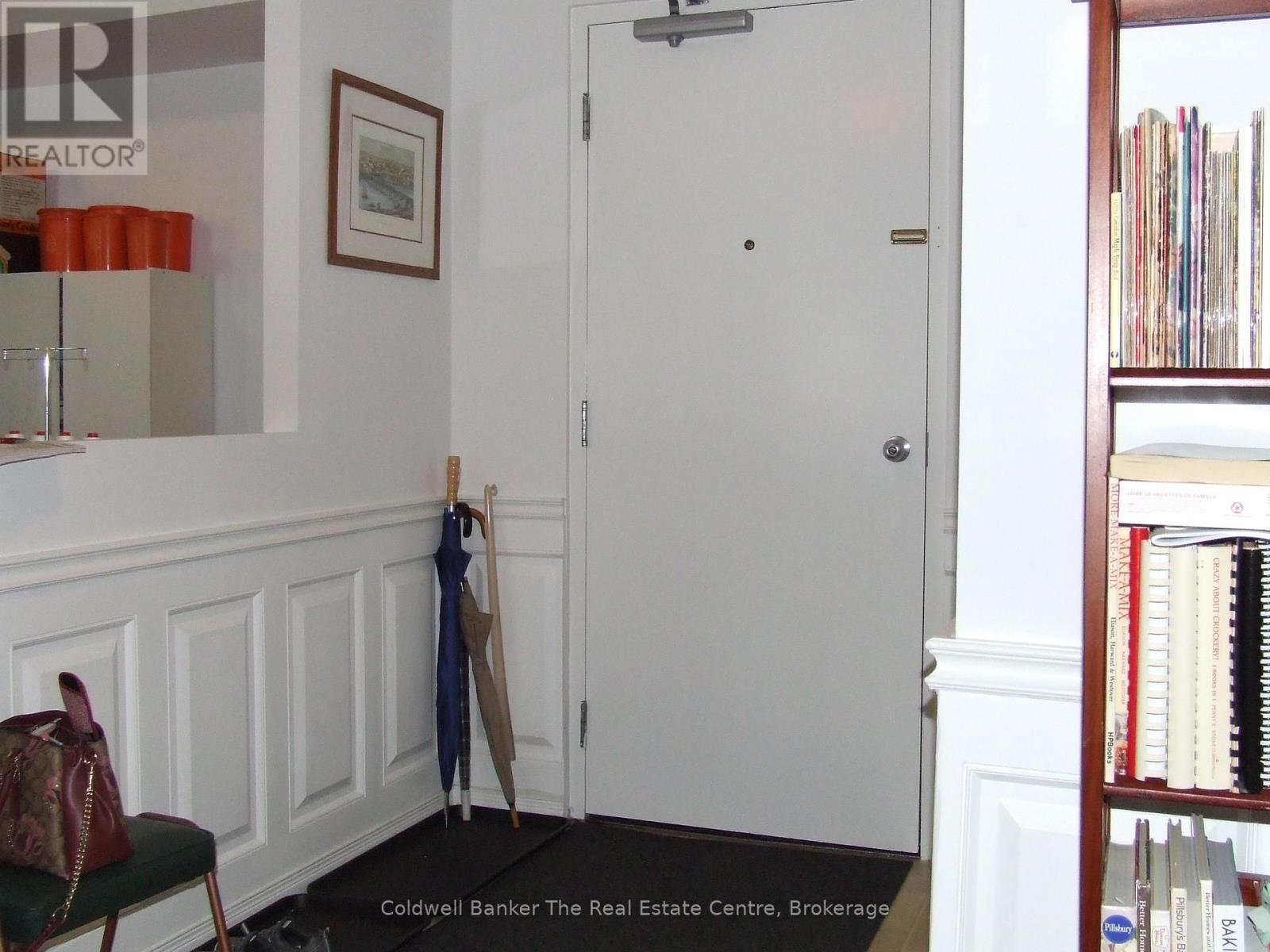 205 - 115 Bond Street E, Orillia, Ontario  L3V 1J7 - Photo 2 - S12311046