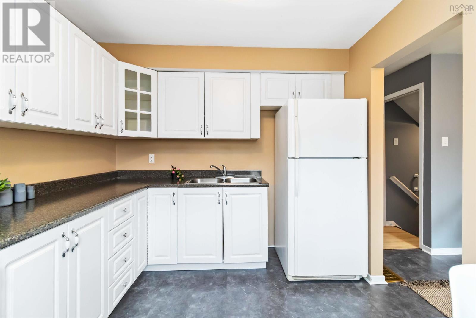4 Forestside Crescent, Halifax, Nova Scotia  B3M 1M4 - Photo 10 - 202510483