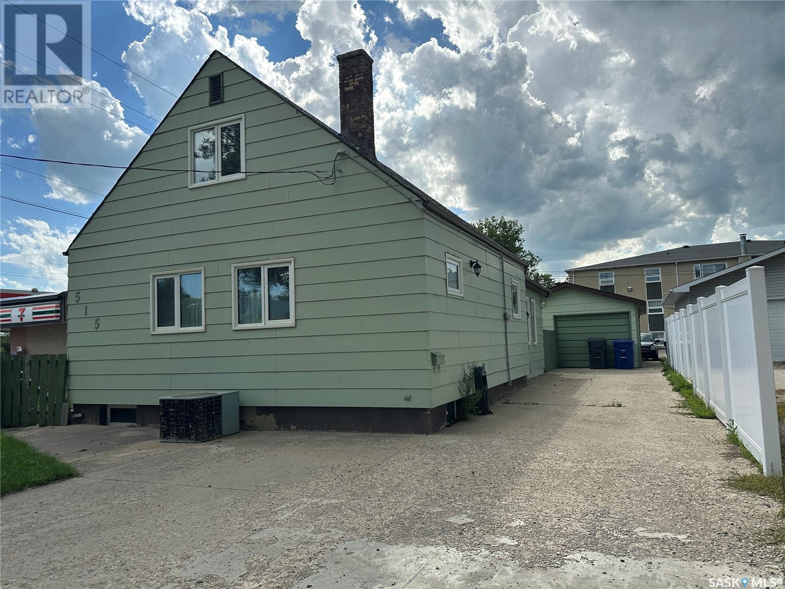 515 King STREET, weyburn, Saskatchewan