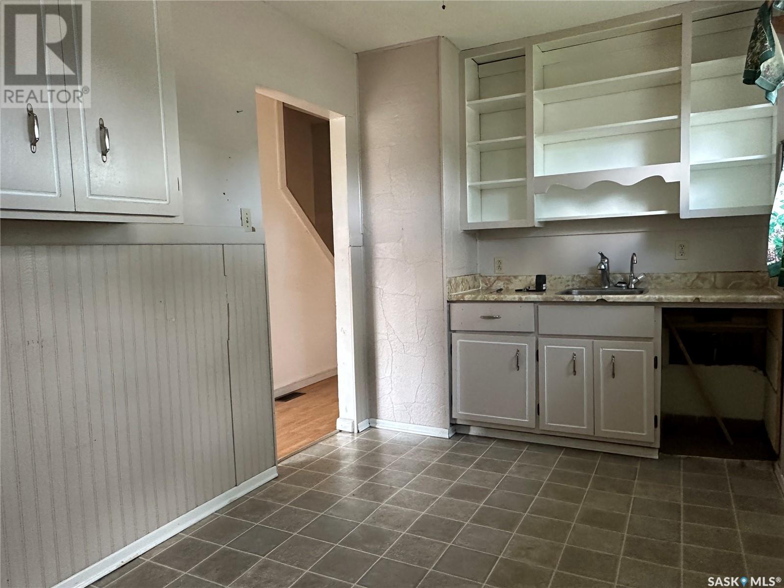 515 King Street, Weyburn, Saskatchewan  S4H 0P8 - Photo 12 - SK013847