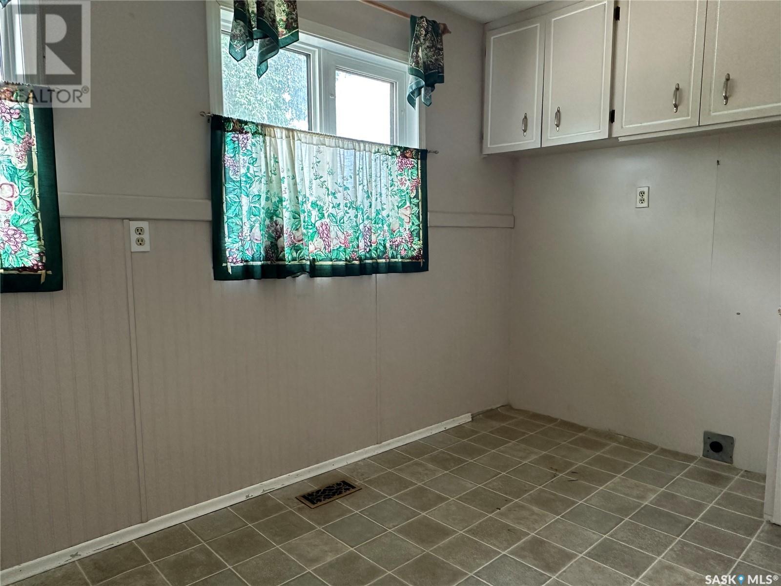 515 King Street, Weyburn, Saskatchewan  S4H 0P8 - Photo 13 - SK013847