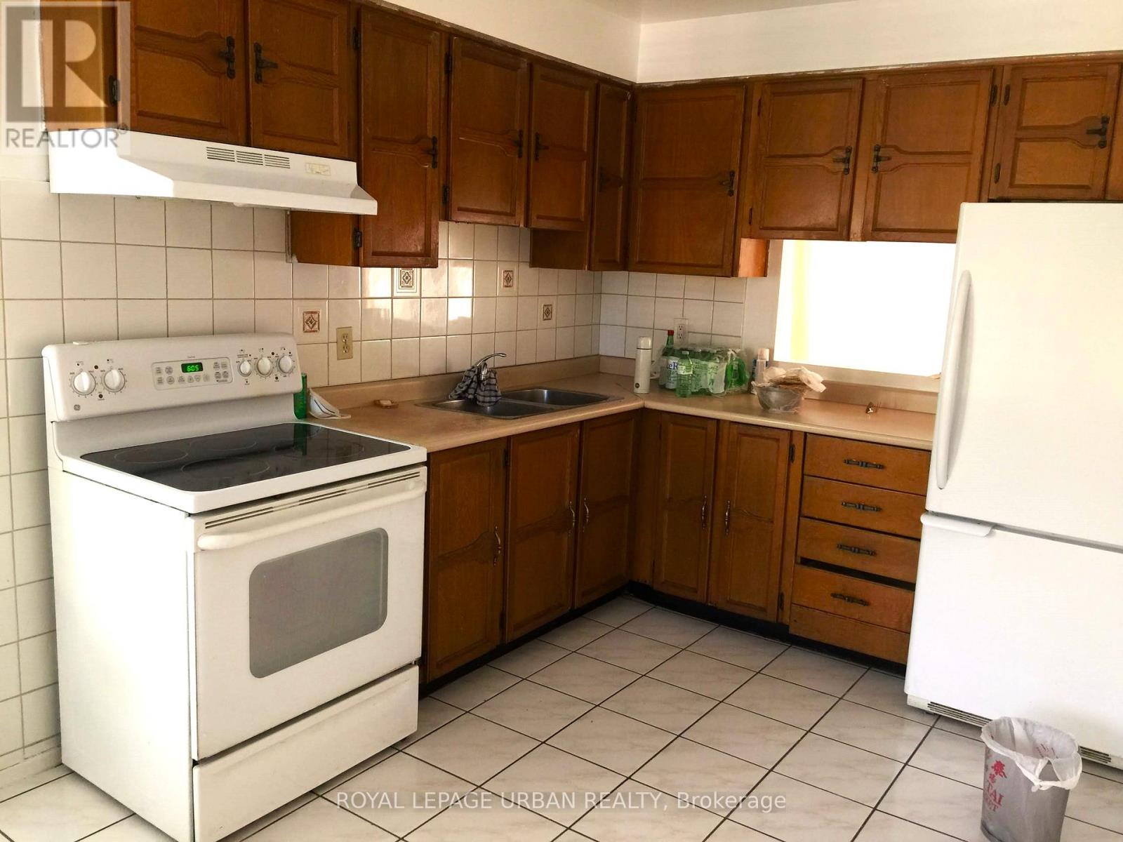 347 Braymore Boulevard, Toronto, Ontario  M1B 2W6 - Photo 13 - E12310932