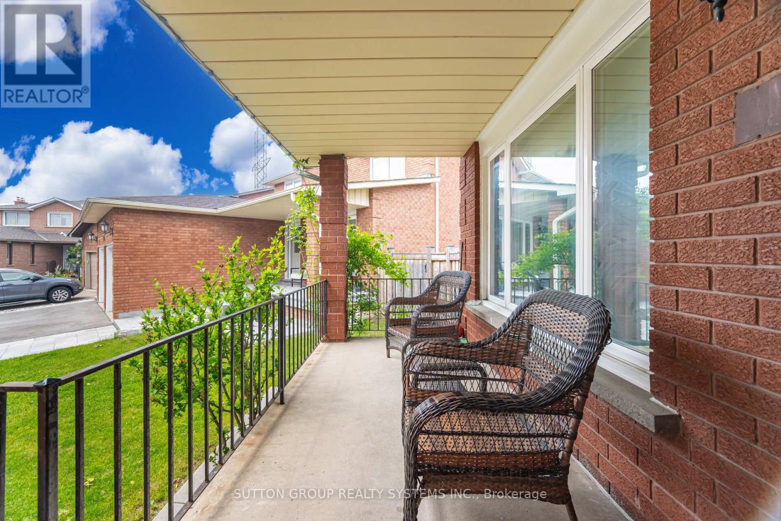 Property at 70 AMARETTO COURT image 3
