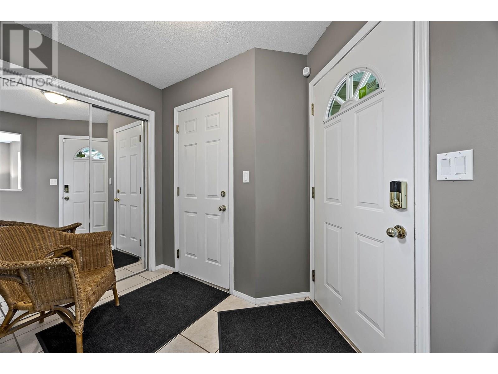 Property at 1927 Fir Place image 4