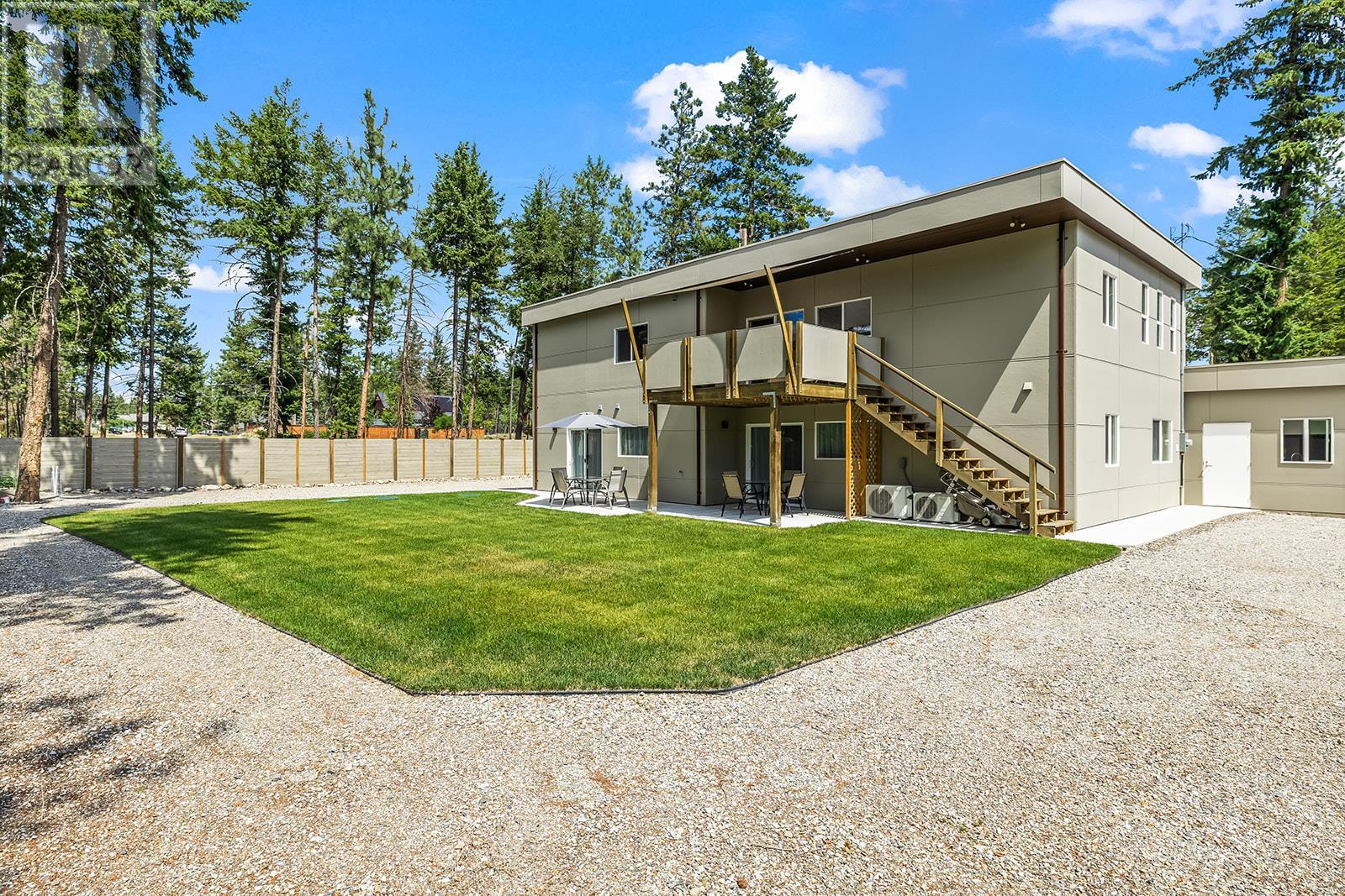 7141 Dunwaters Road, Kelowna, British Columbia  V1Z 3W5 - Photo 11 - 10357073
