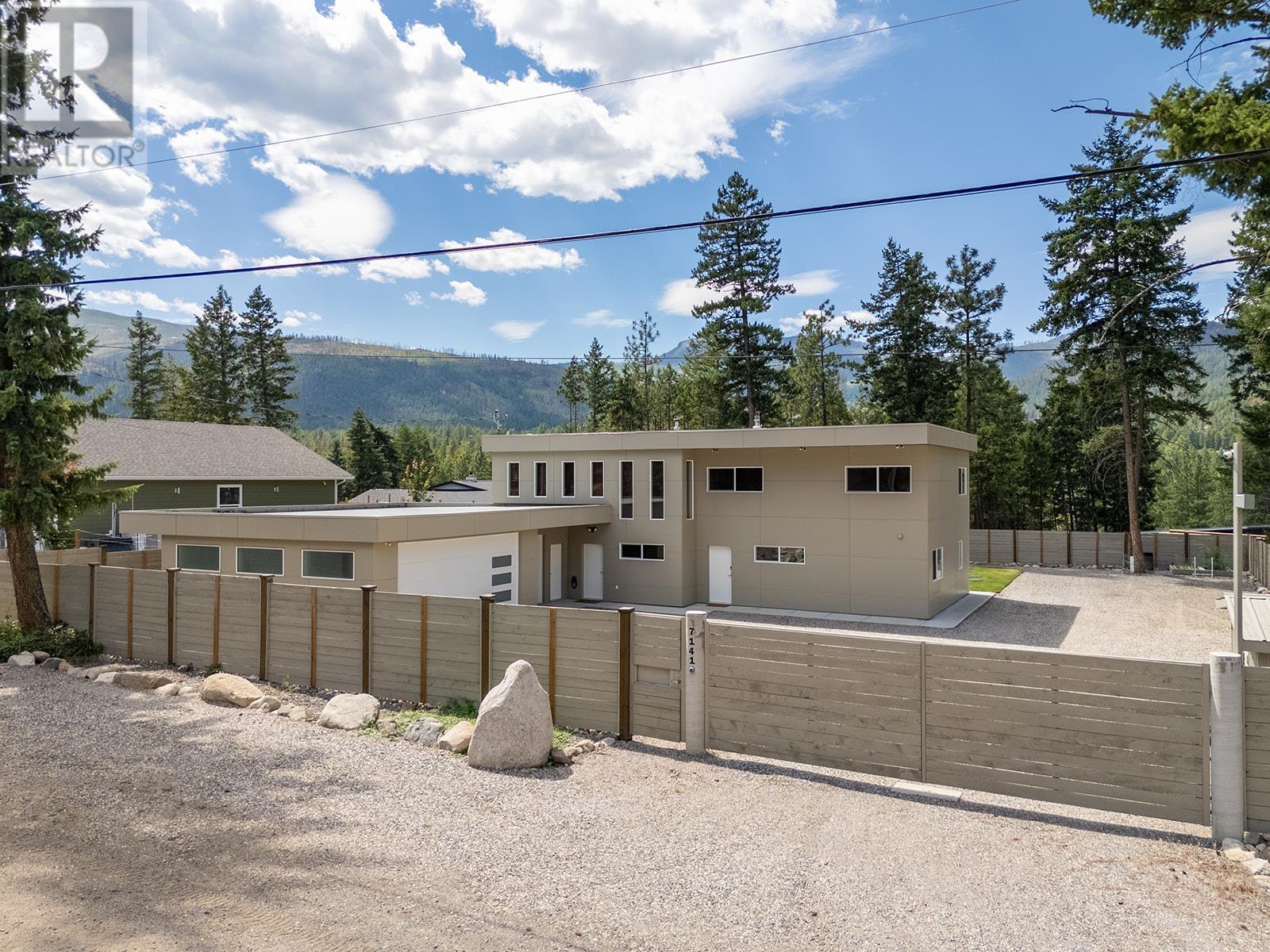 7141 Dunwaters Road, Kelowna, British Columbia  V1Z 3W5 - Photo 15 - 10357073