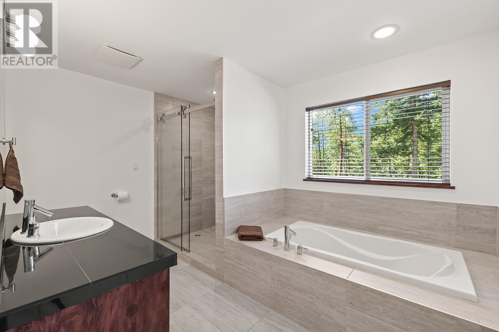7141 Dunwaters Road, Kelowna, British Columbia  V1Z 3W5 - Photo 35 - 10357073