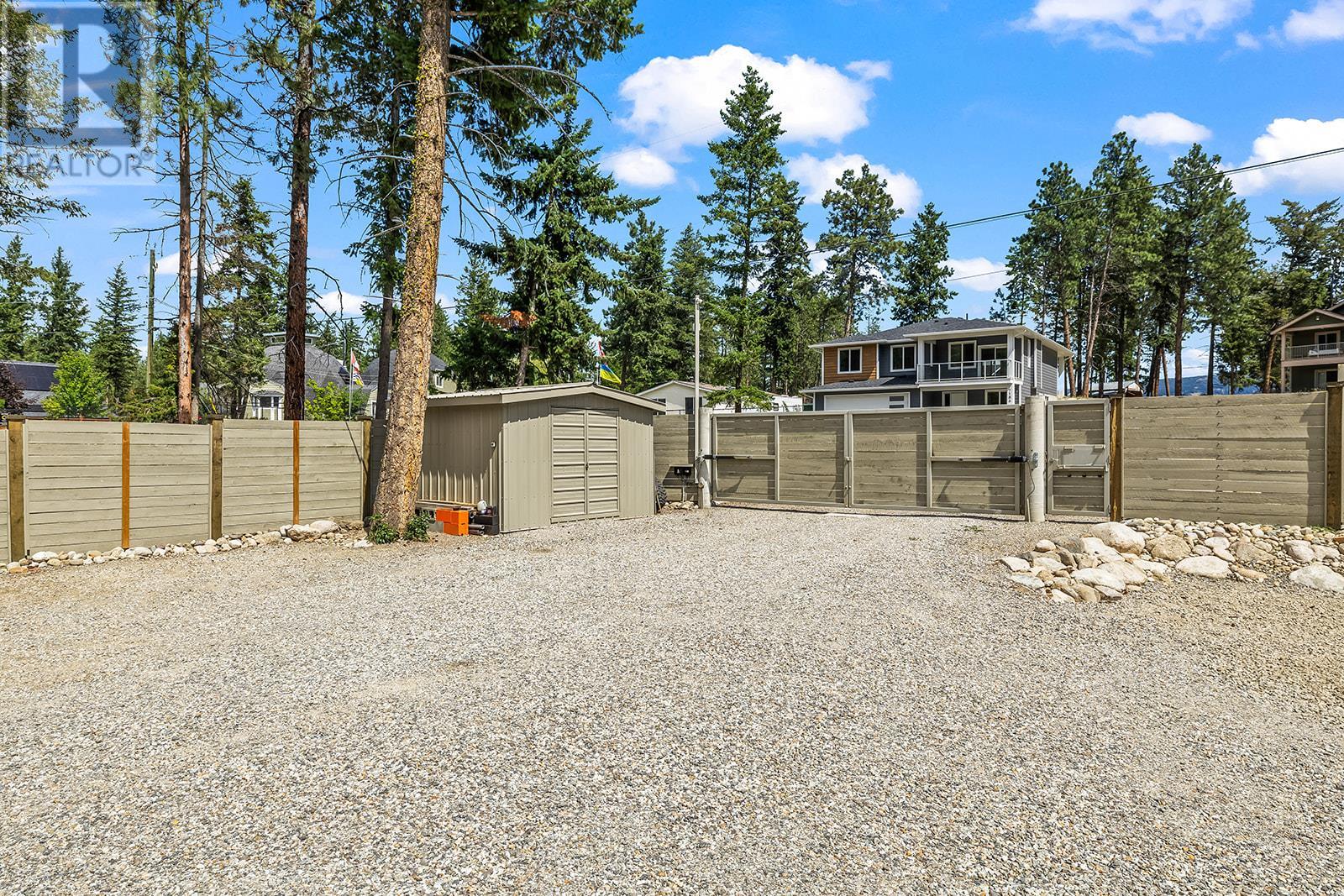 7141 Dunwaters Road, Kelowna, British Columbia  V1Z 3W5 - Photo 4 - 10357073