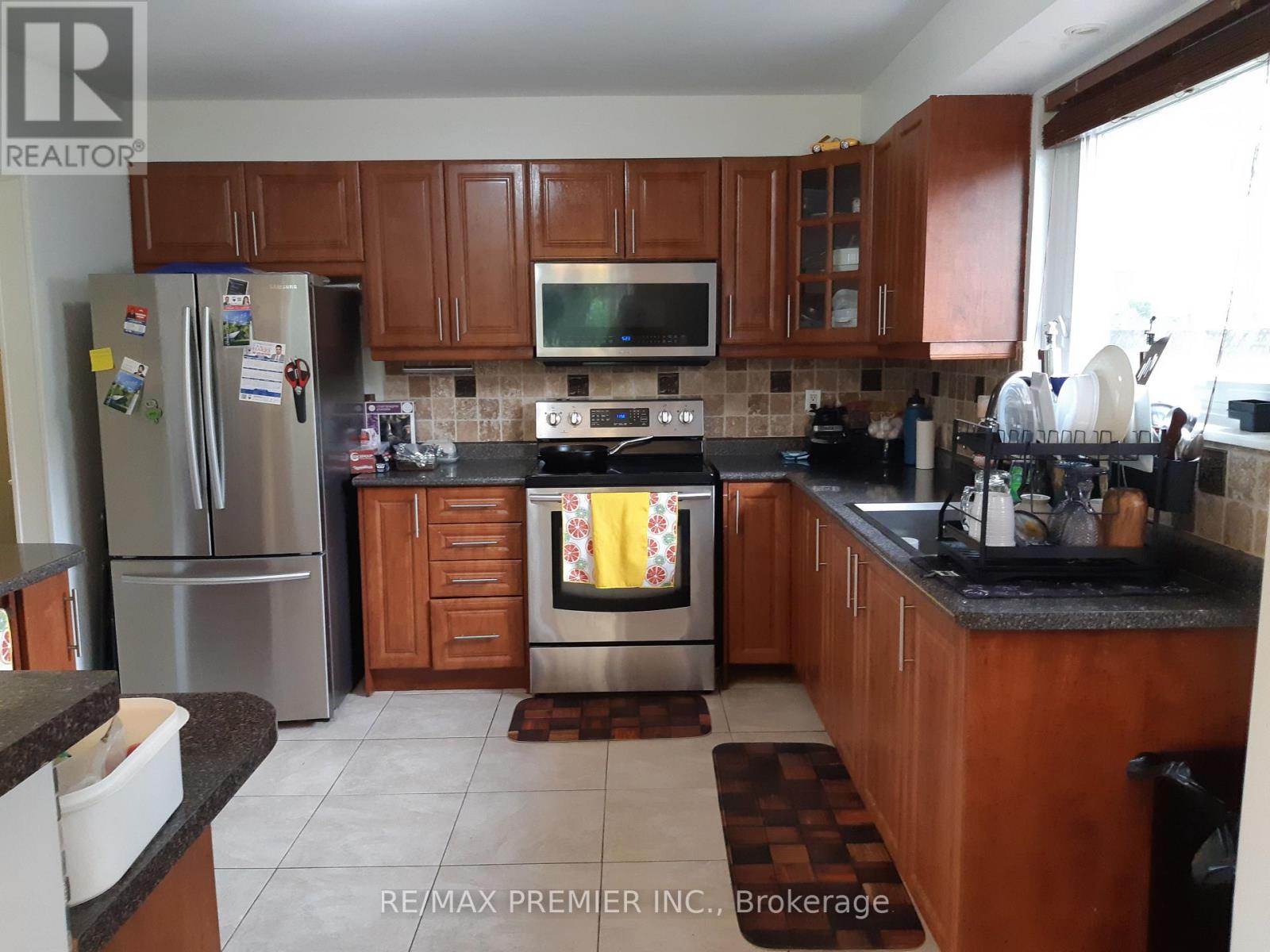 32 Dunblaine Crescent, Brampton (Southgate), Ontario  L6T 3H2 - Photo 17 - W12310937