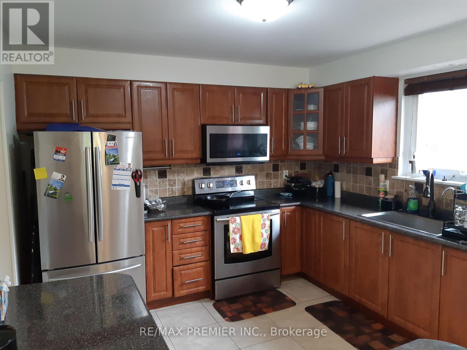 32 Dunblaine Crescent, Brampton (Southgate), Ontario  L6T 3H2 - Photo 18 - W12310937