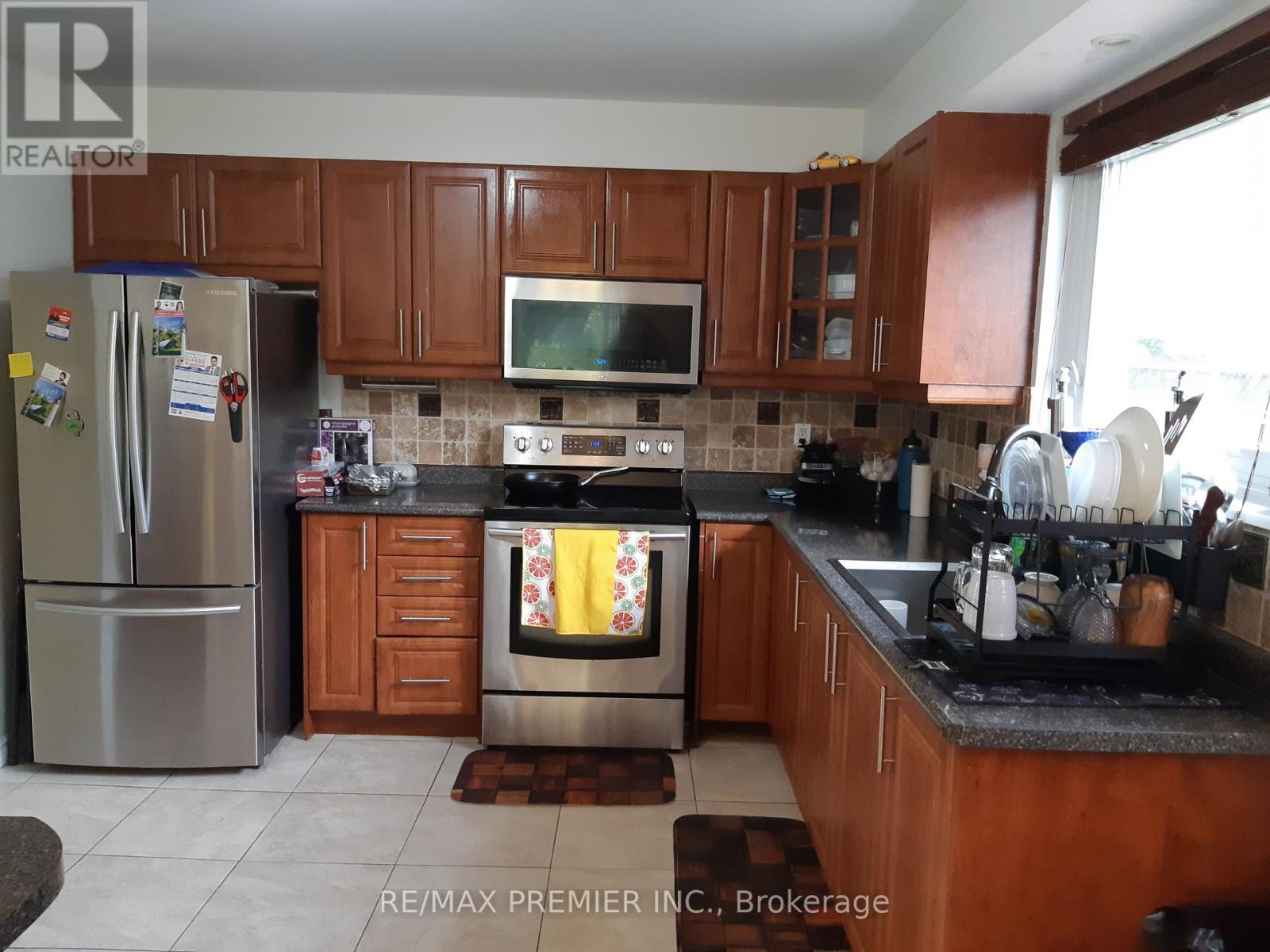 32 Dunblaine Crescent, Brampton (Southgate), Ontario  L6T 3H2 - Photo 19 - W12310937