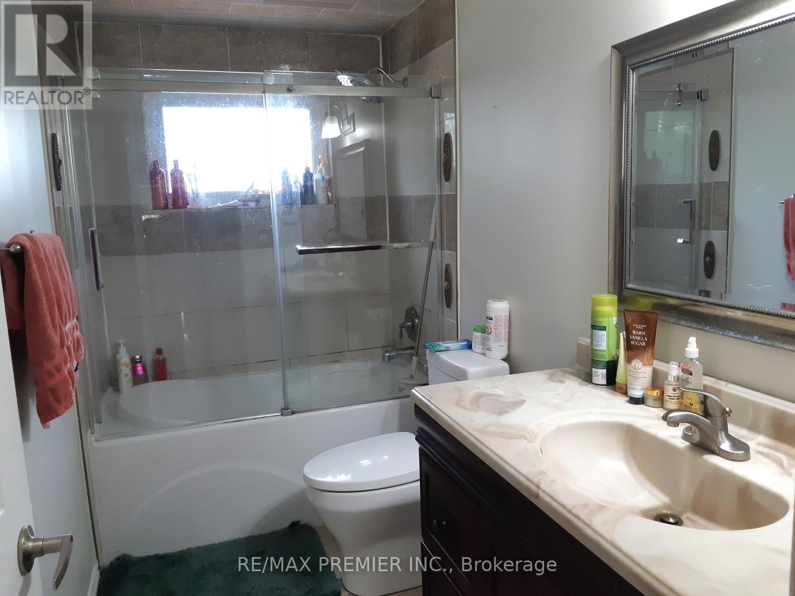 32 Dunblaine Crescent, Brampton (Southgate), Ontario  L6T 3H2 - Photo 25 - W12310937