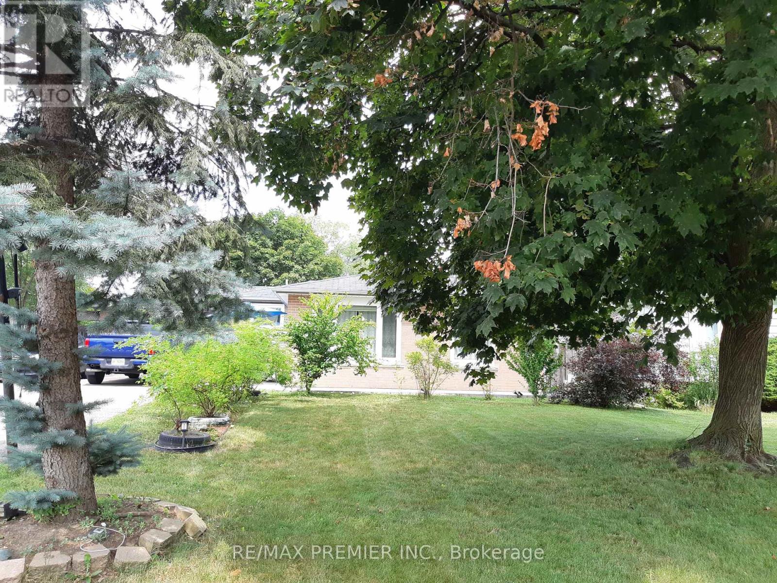 32 Dunblaine Crescent, Brampton (Southgate), Ontario  L6T 3H2 - Photo 3 - W12310937