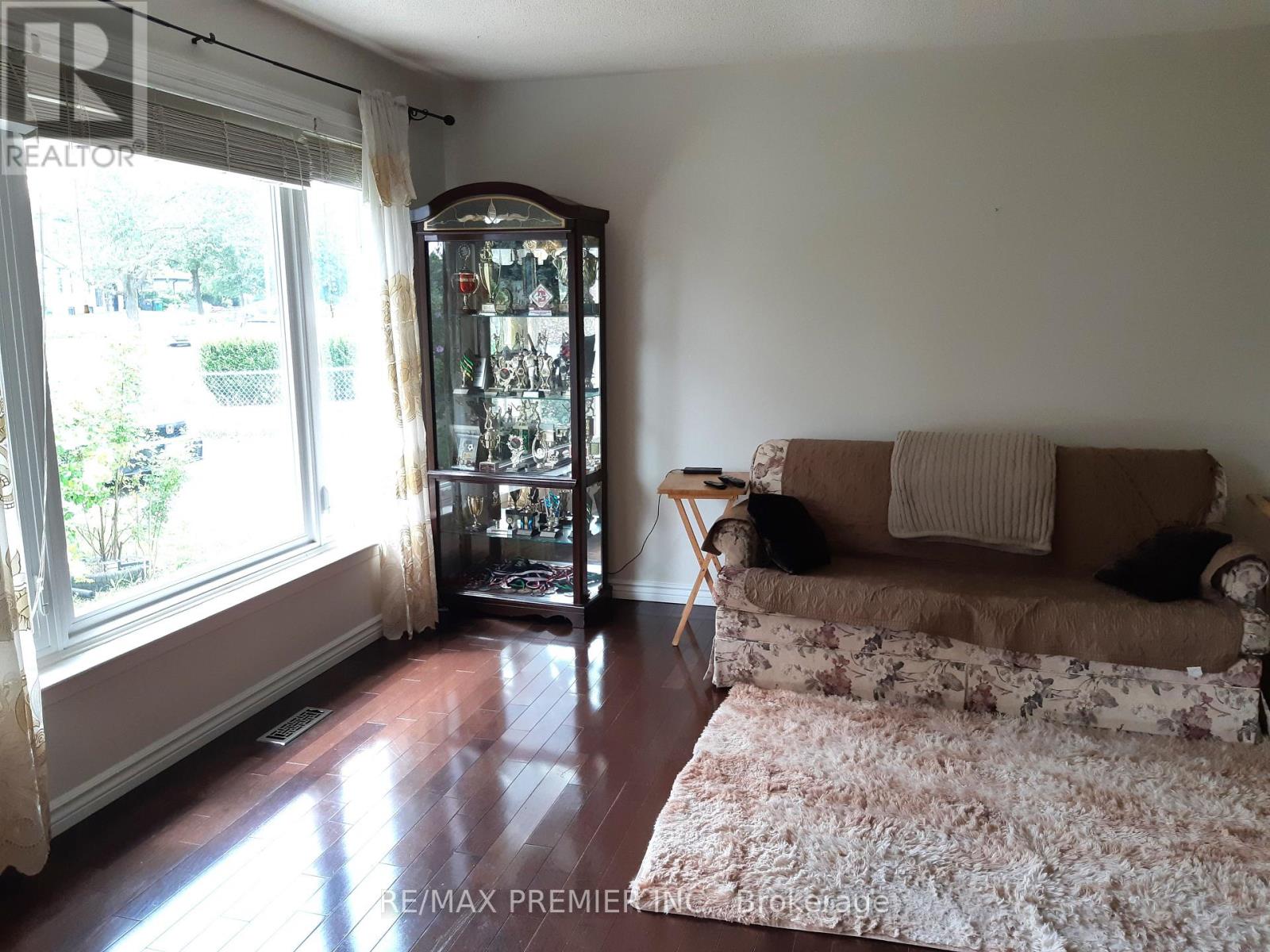 32 Dunblaine Crescent, Brampton (Southgate), Ontario  L6T 3H2 - Photo 9 - W12310937