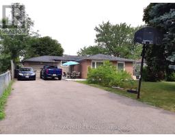 32 DUNBLAINE CRESCENT, Brampton, Ontario