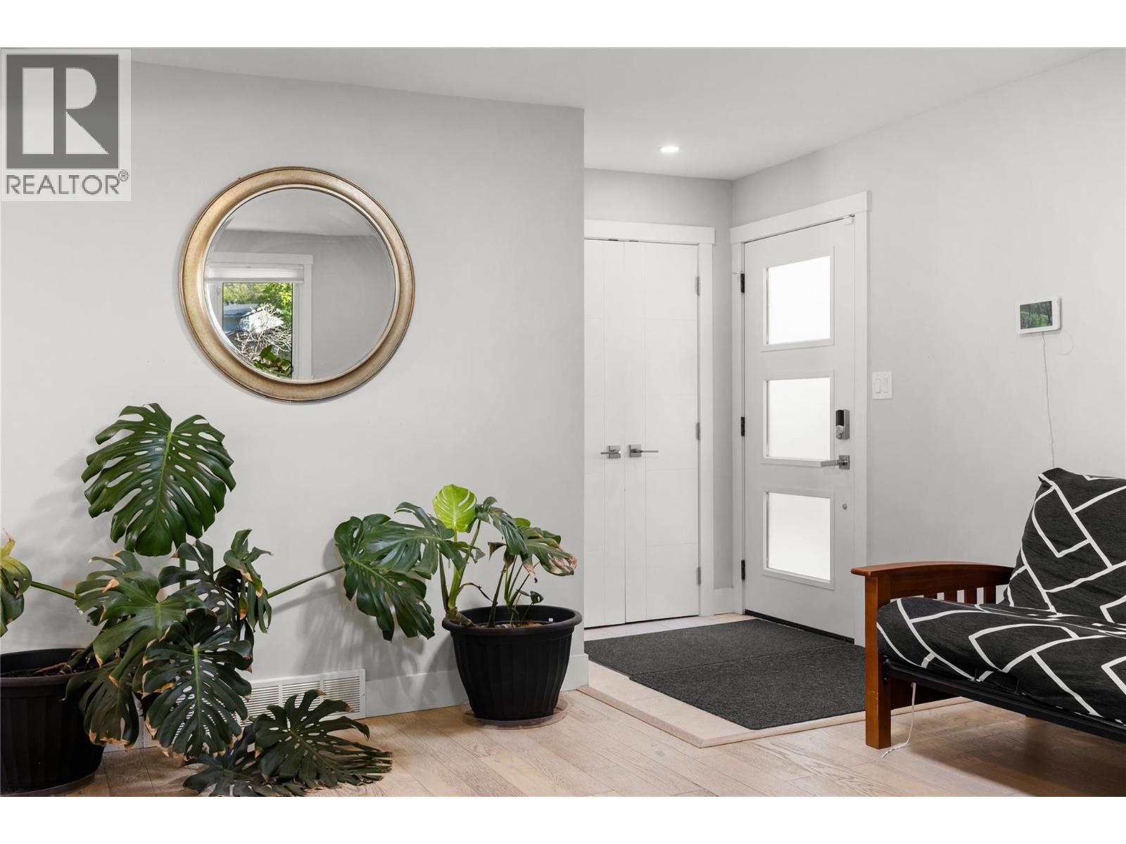 624 Armour Crescent Kelowna Photo 4