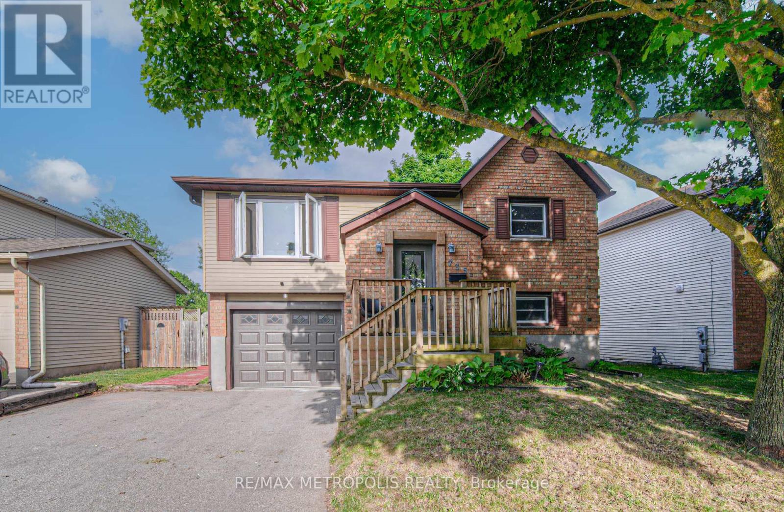 Property at 735 ELGIN STREET N image 1