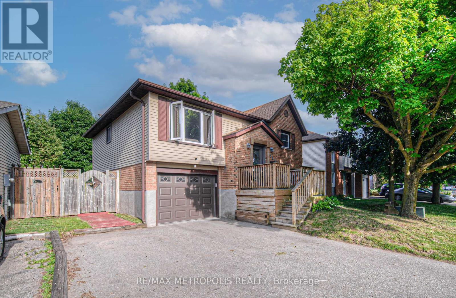 Property at 735 ELGIN STREET N image 2