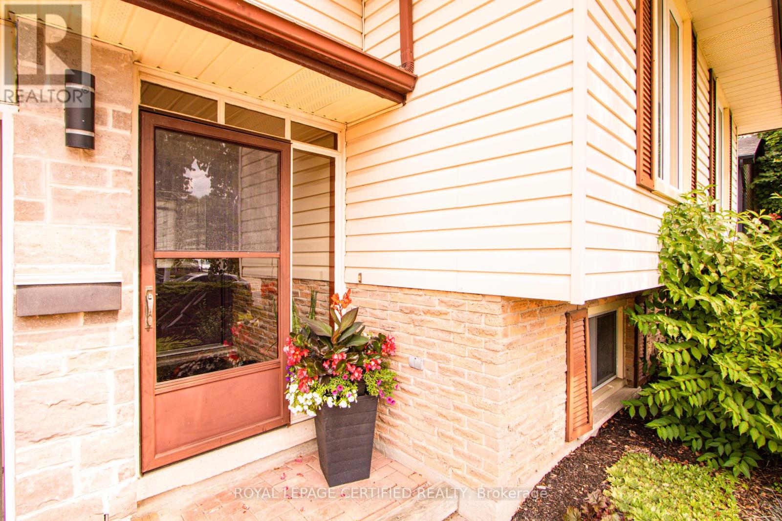 Property at 451 LAMPMAN PLACE image 5