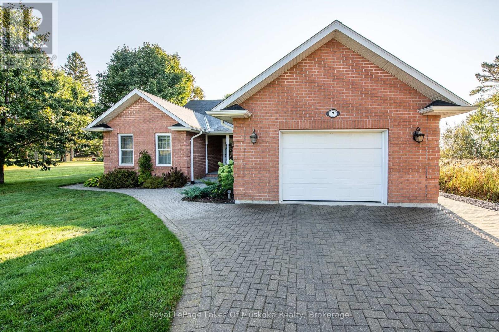 7 Lake Bernard Drive, Sundridge, Ontario  P0A 1Z0 - Photo 30 - X12311063