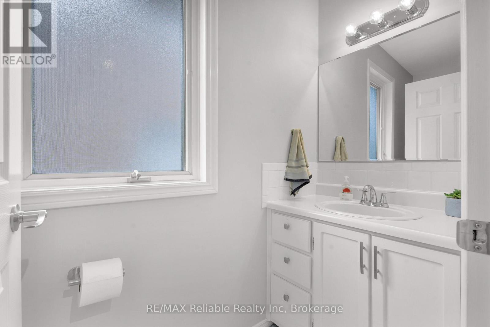 164 Sills Street, Huron East, Ontario  N0K 1W0 - Photo 19 - X12311065