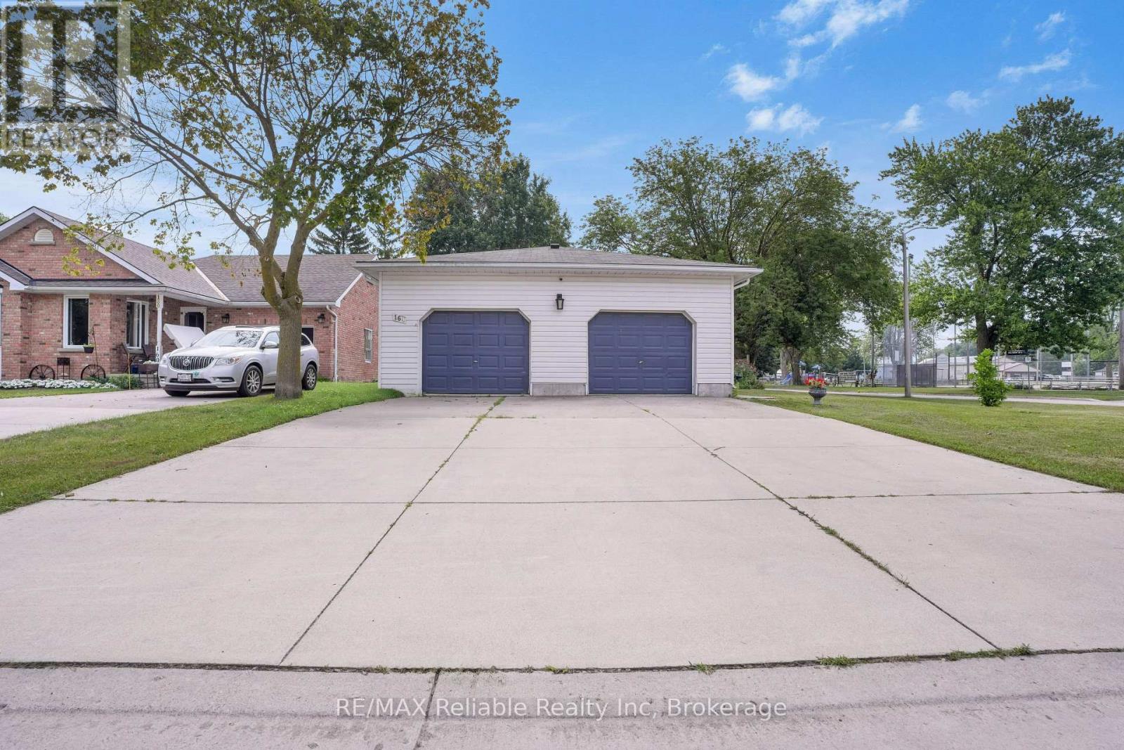 164 Sills Street, Huron East, Ontario  N0K 1W0 - Photo 5 - X12311065