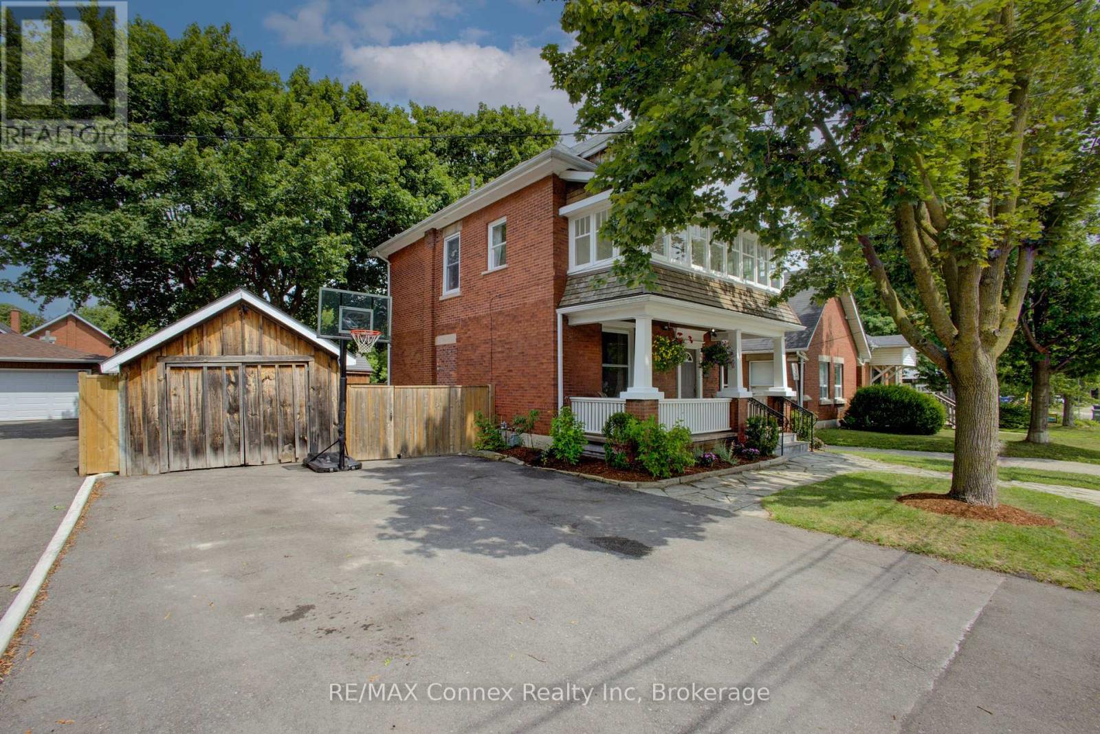 Property at 120 HARRIS STREET image 3