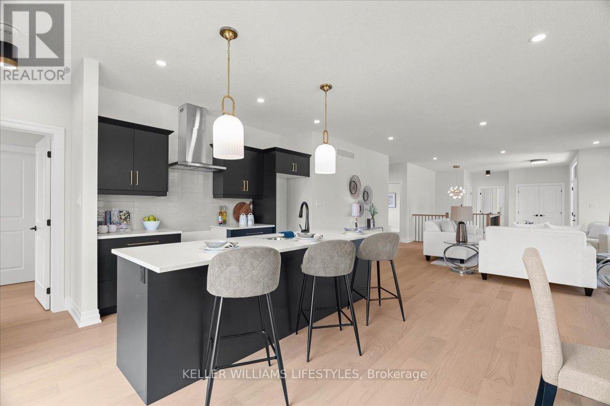 39 East Glen Drive, Lambton Shores, Ontario  N0M 1B0 - Photo 17 - X12202253