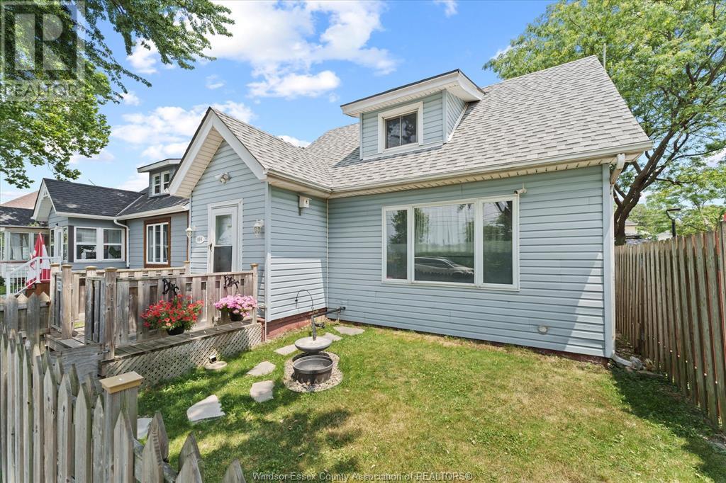 Property at 956 ST. LUKE ROAD image 3