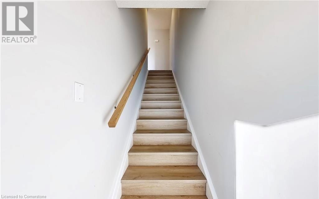 9 Summersides Mews, Pelham, Ontario  L9B 5N5 - Photo 3 - 40755339