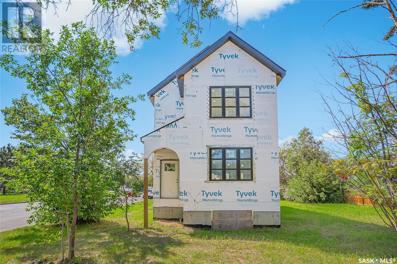 539 H Avenue S, Saskatoon, Saskatchewan  S7M 1W7 - Photo 1 - SK013942