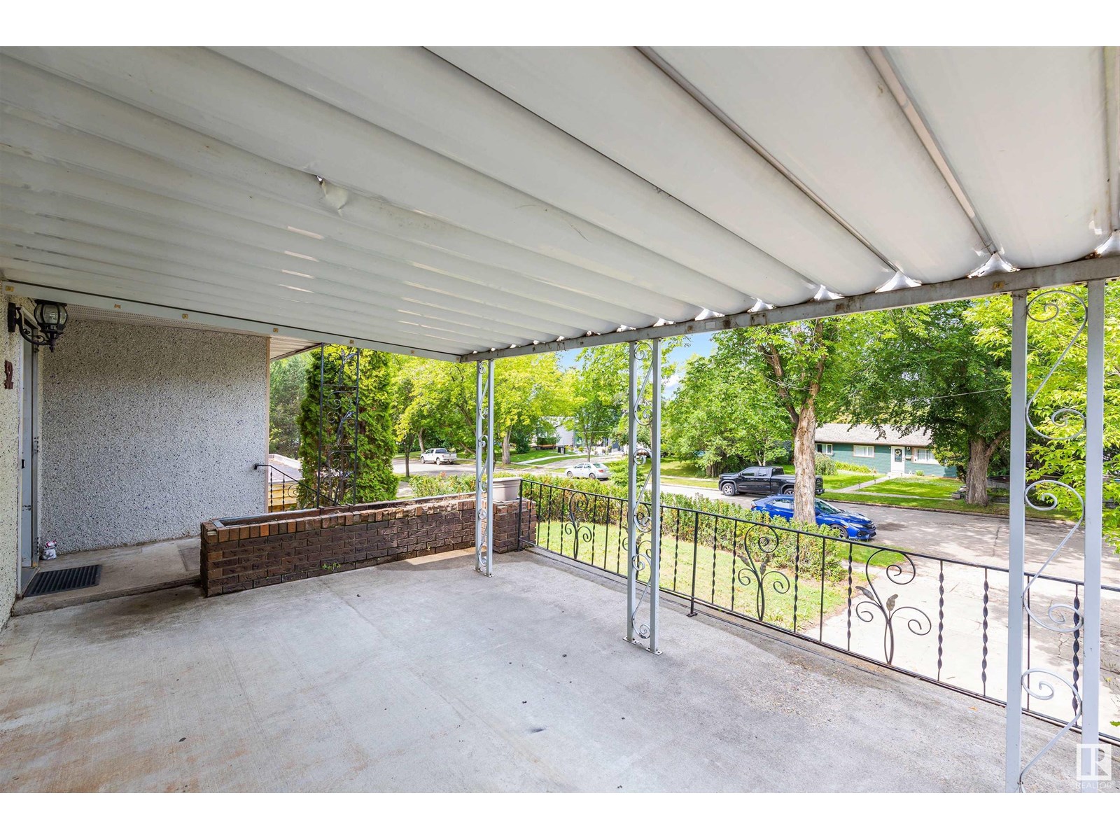 Property at 52 BELMONT DR image 4
