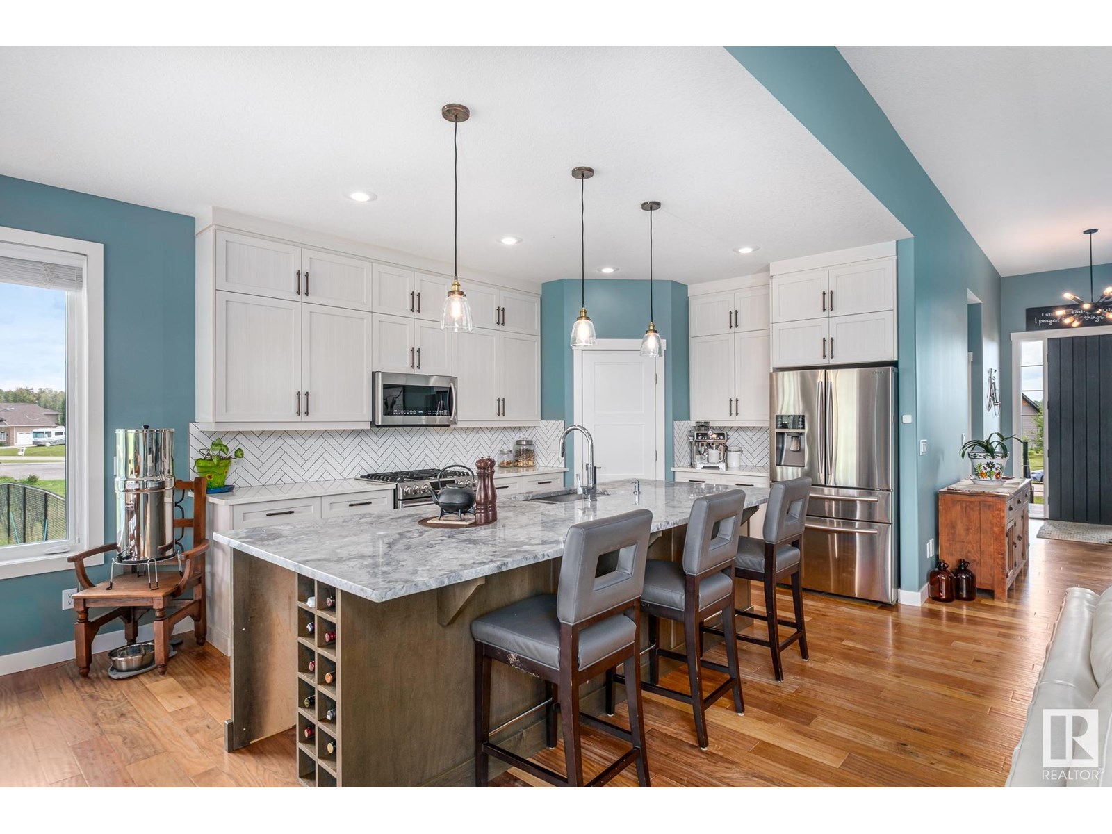 Property at 2035 SPRING DR image 3