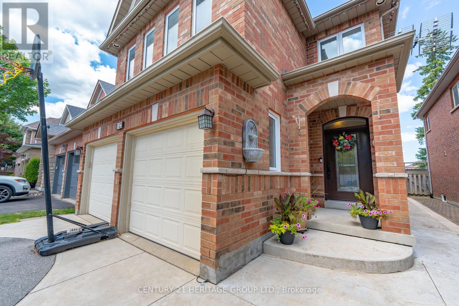 Property at 512 MENCZEL CRESCENT image 4