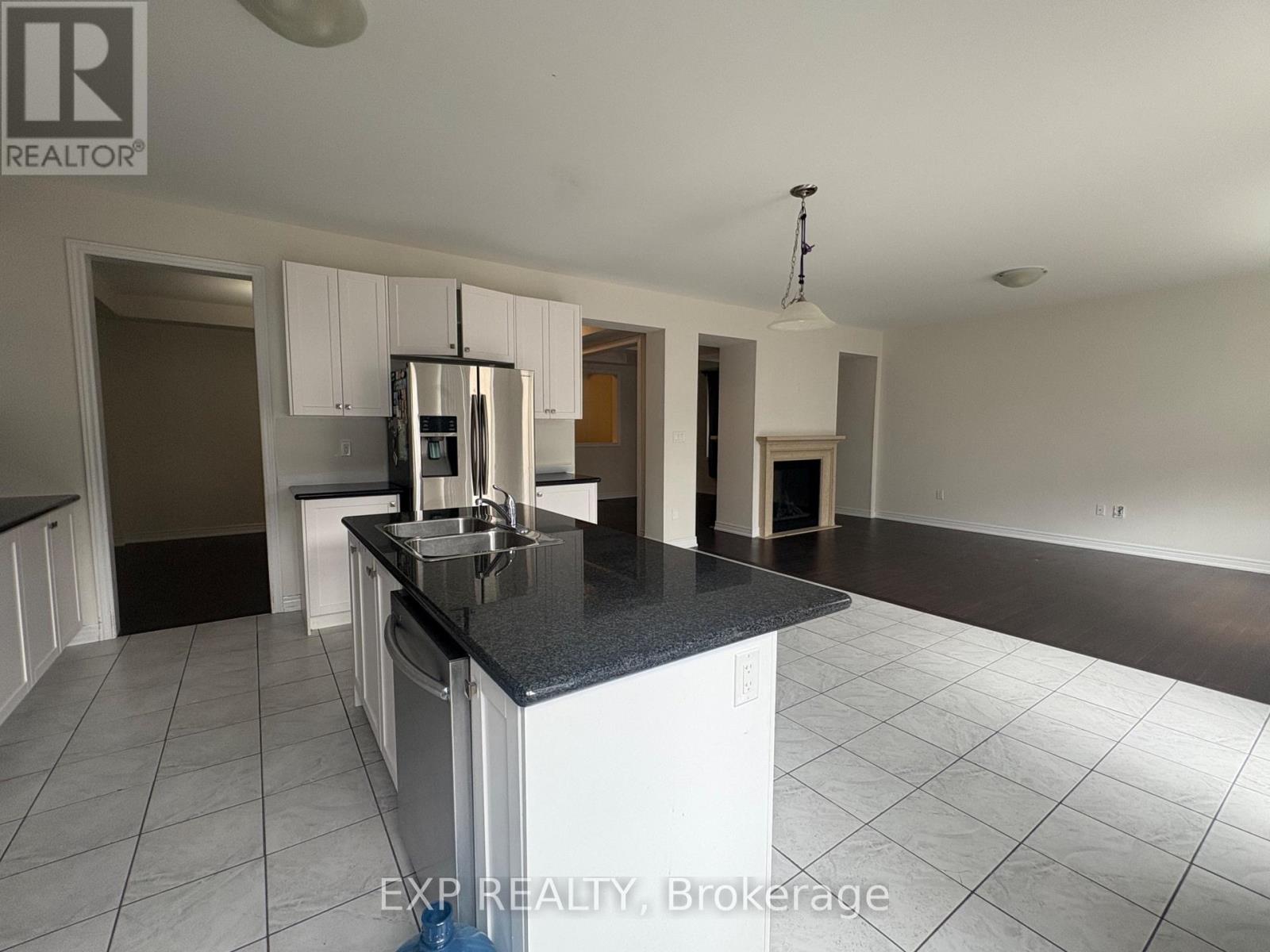14 Alistair Crescent, Vaughan, Ontario  L0J 1C0 - Photo 2 - N12311096