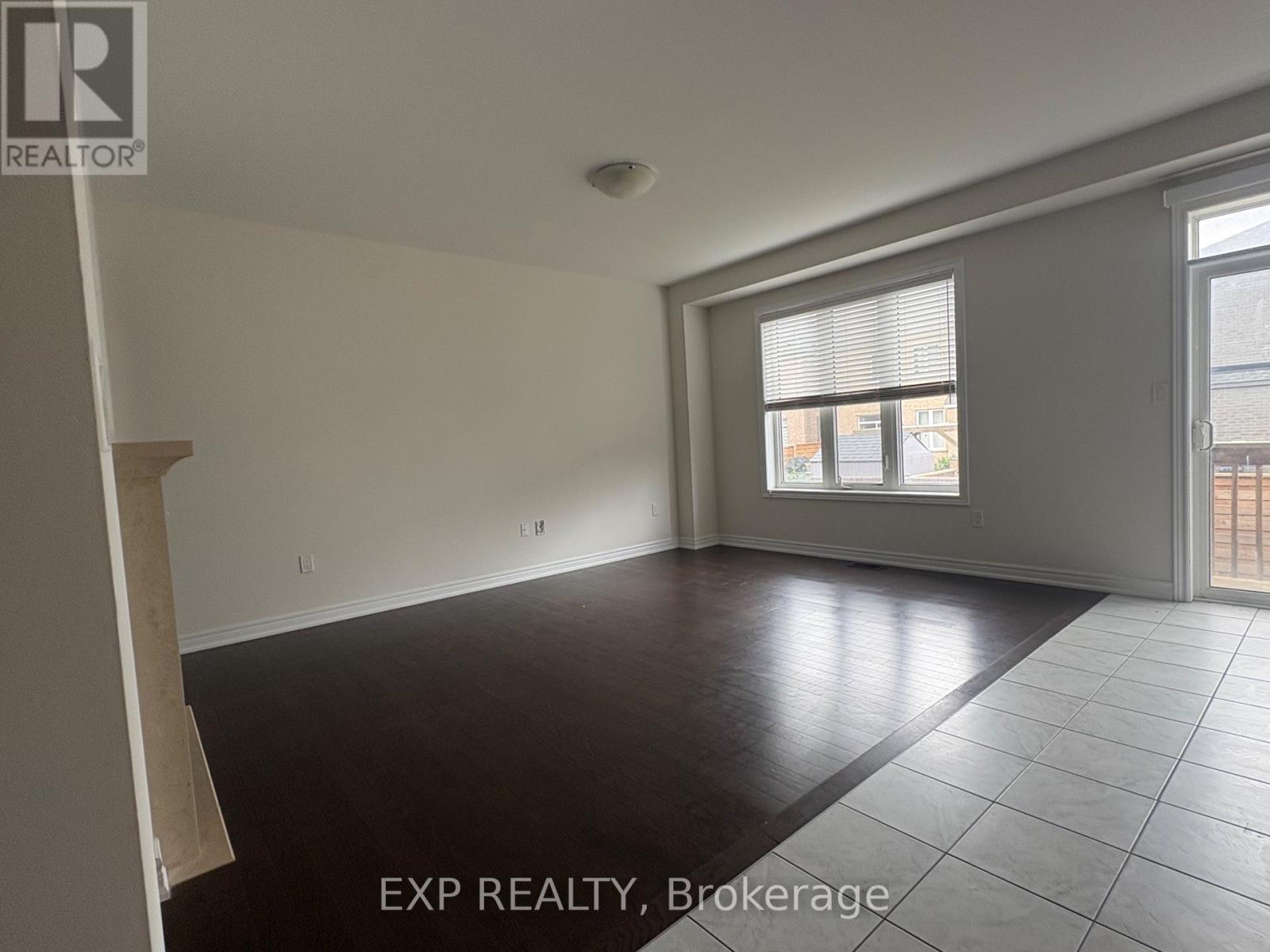 14 Alistair Crescent, Vaughan, Ontario  L0J 1C0 - Photo 4 - N12311096