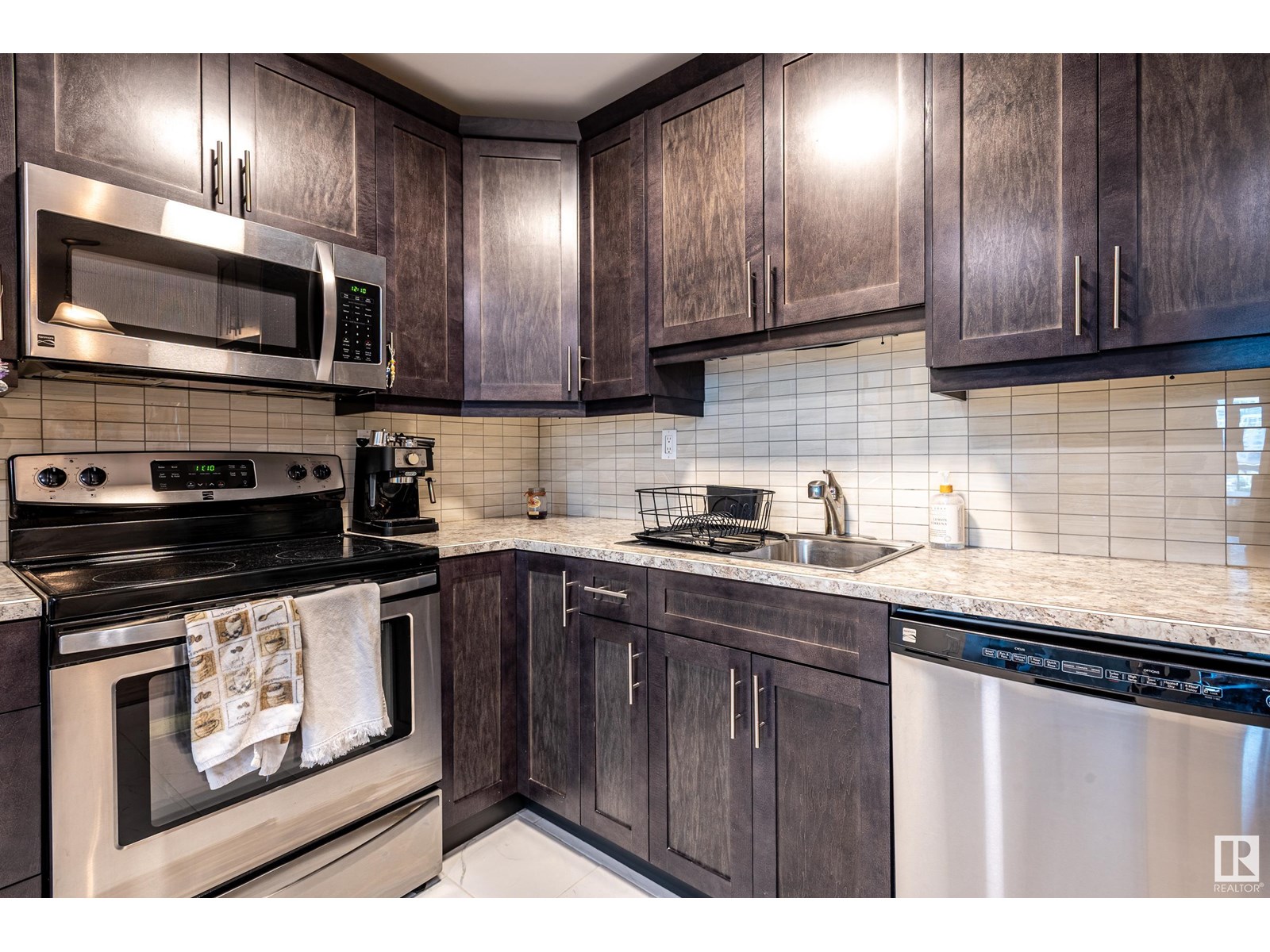 #703 10145 109 St Nw, Edmonton, Alberta  T5J 3M5 - Photo 4 - E4450069