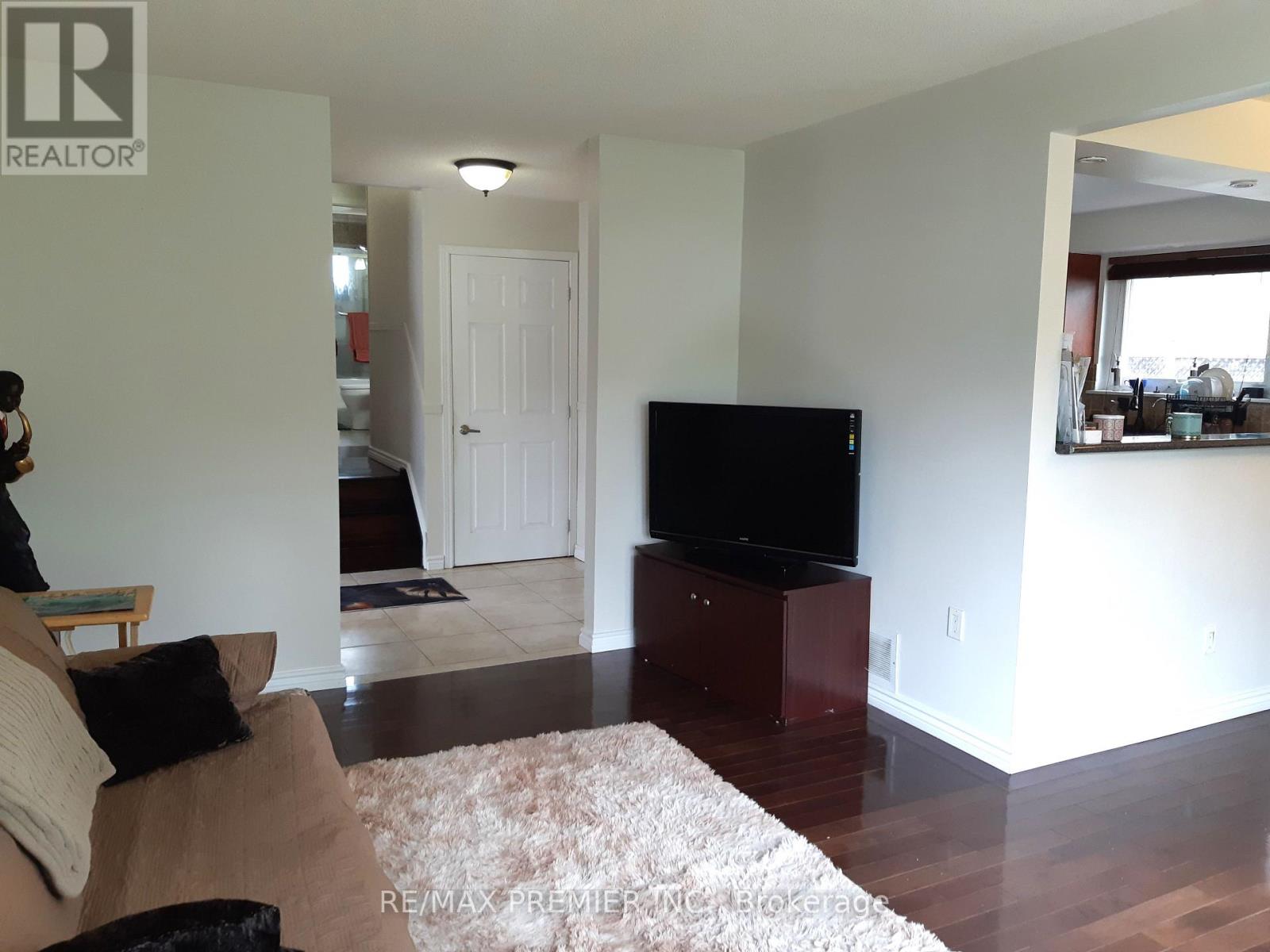 32 Dunblaine Crescent, Brampton (Southgate), Ontario  L6T 3H2 - Photo 10 - W12310937