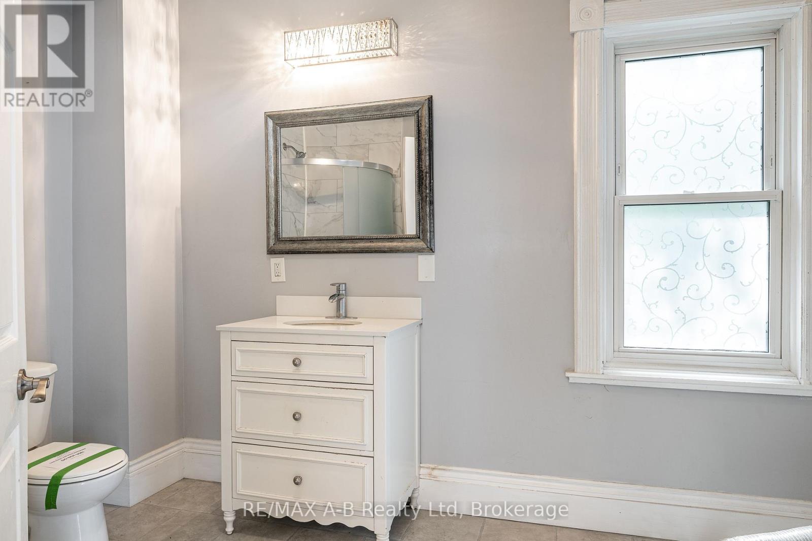 773 Rathbourne Avenue, Woodstock, Ontario  N4S 4L8 - Photo 9 - X12311198