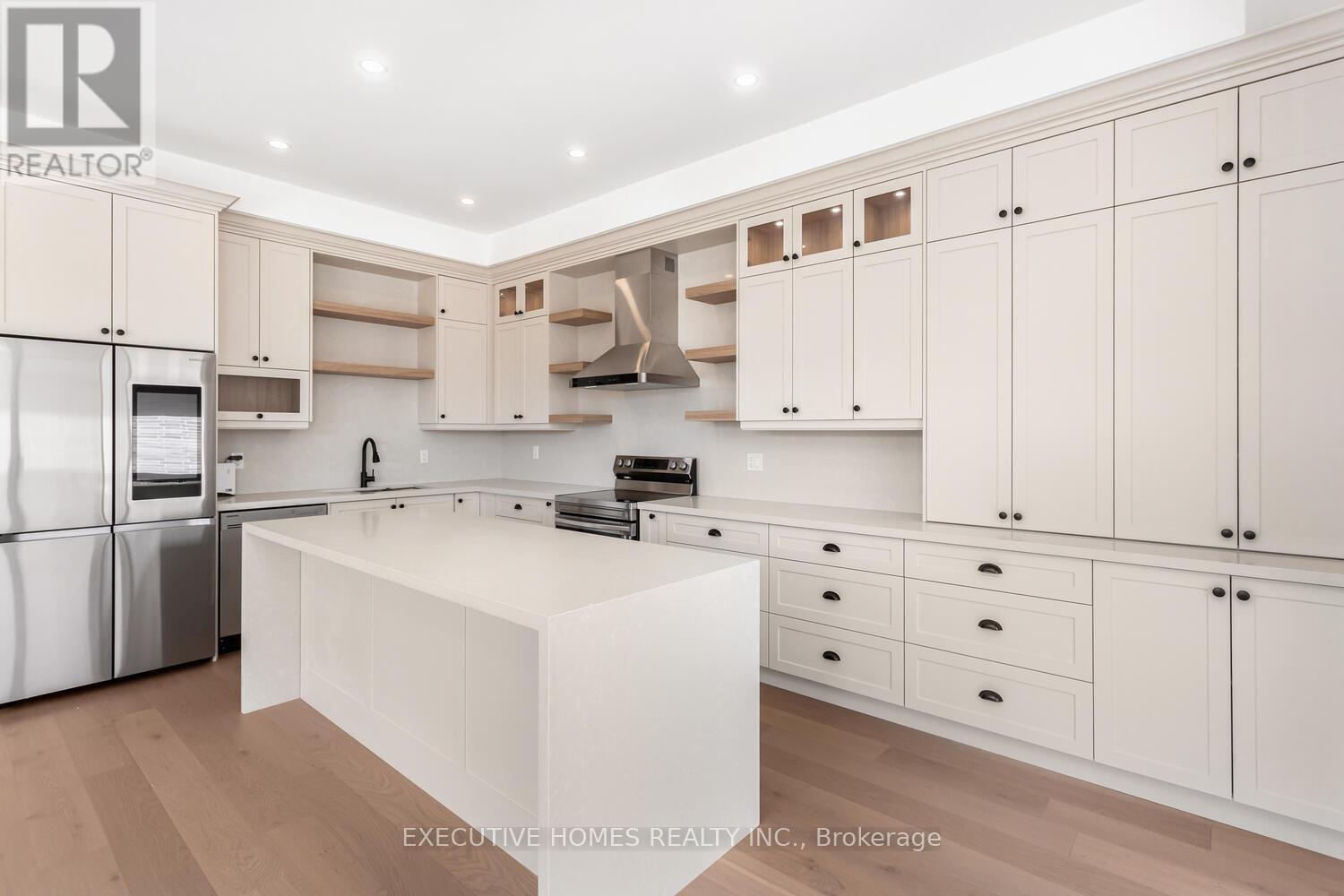 797 First Street, Mississauga, Ontario  L5E 1A3 - Photo 10 - W12311061