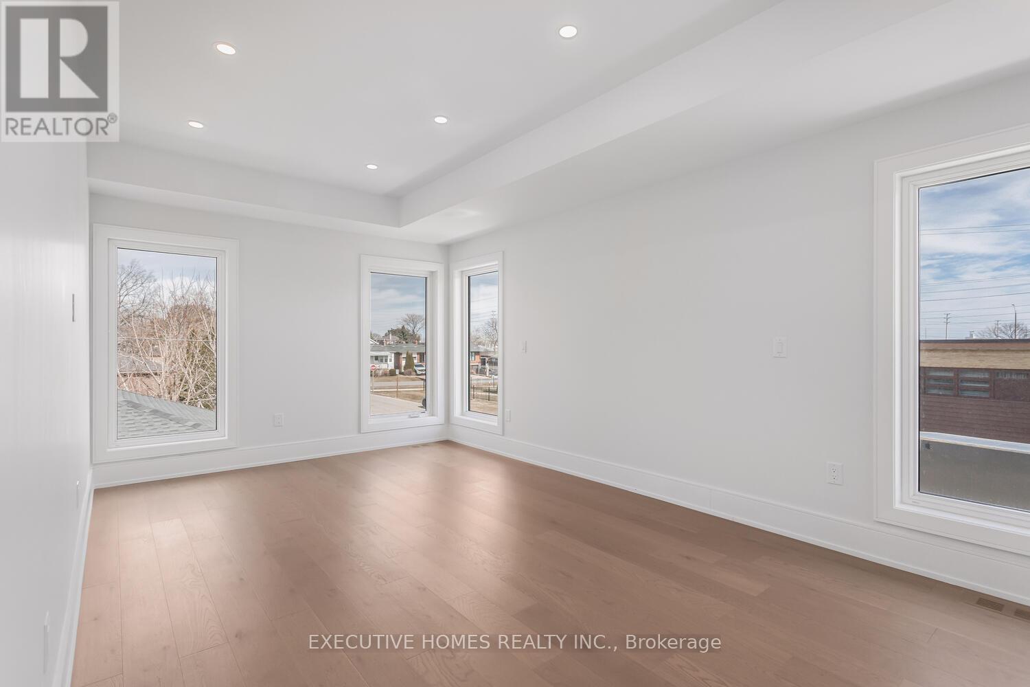 797 First Street, Mississauga, Ontario  L5E 1A3 - Photo 13 - W12311061