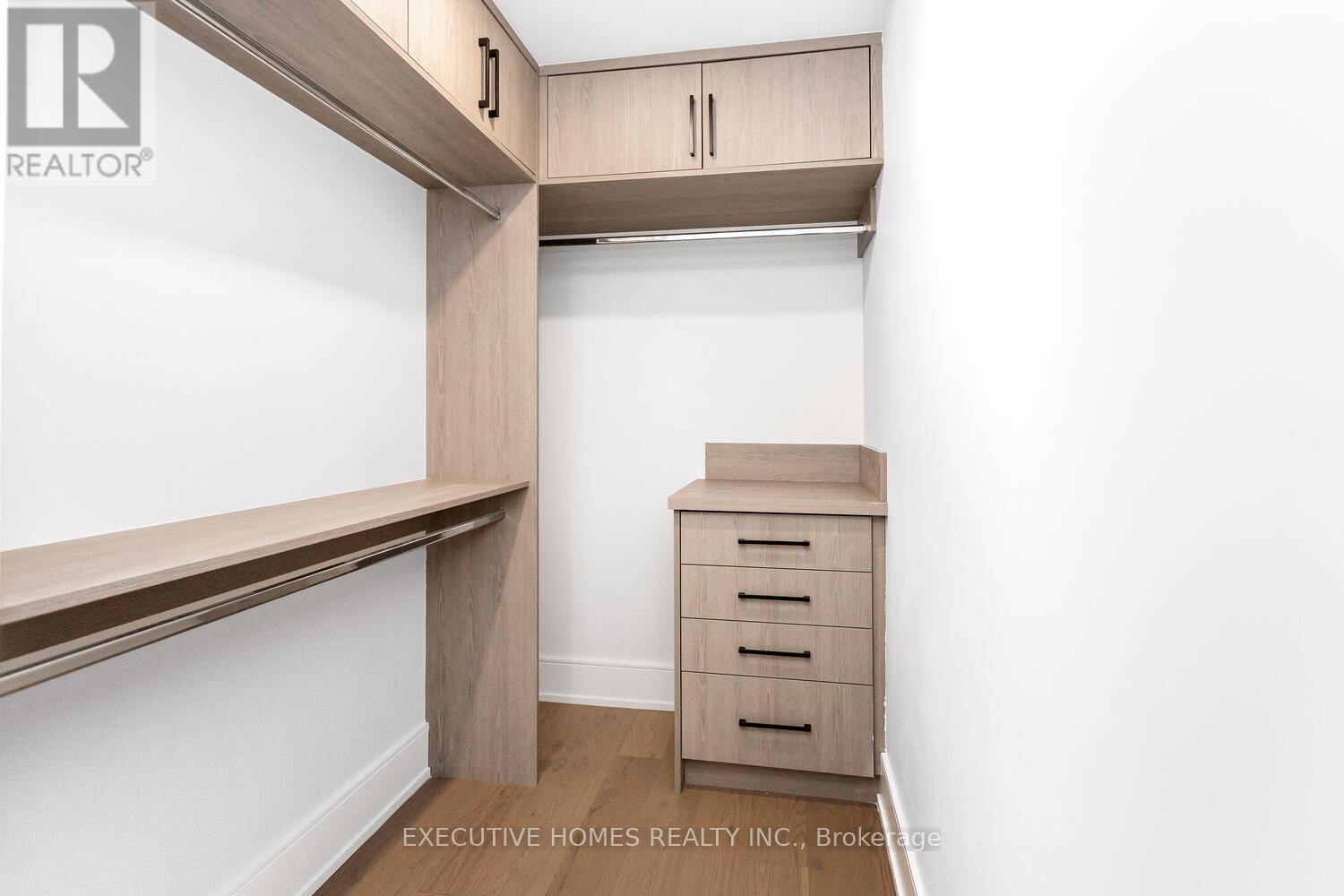 797 First Street, Mississauga, Ontario  L5E 1A3 - Photo 14 - W12311061