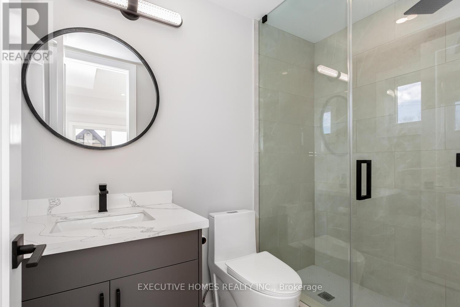 797 First Street, Mississauga, Ontario  L5E 1A3 - Photo 19 - W12311061